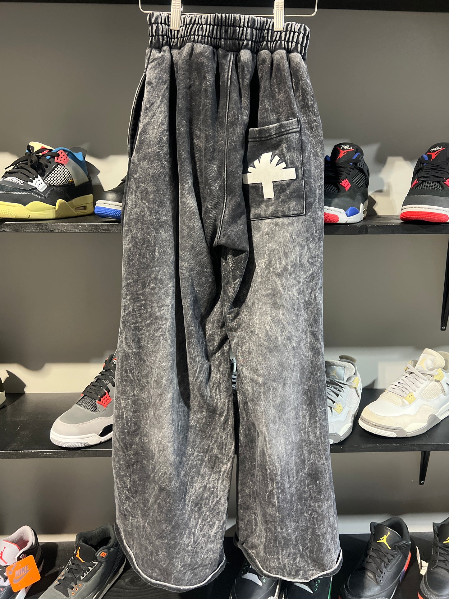 Vertabrae wide leg sweats black sz xl