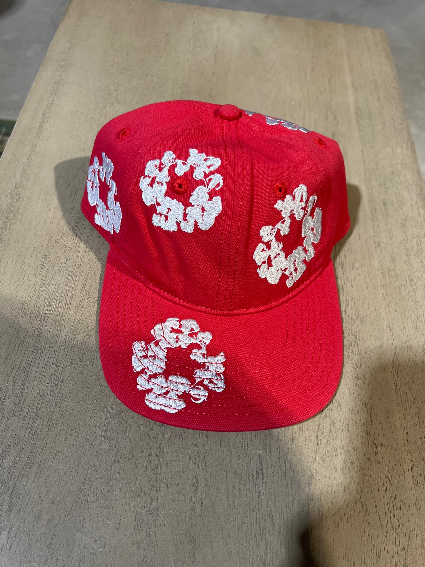 Denim Tears Red/white buckle hat