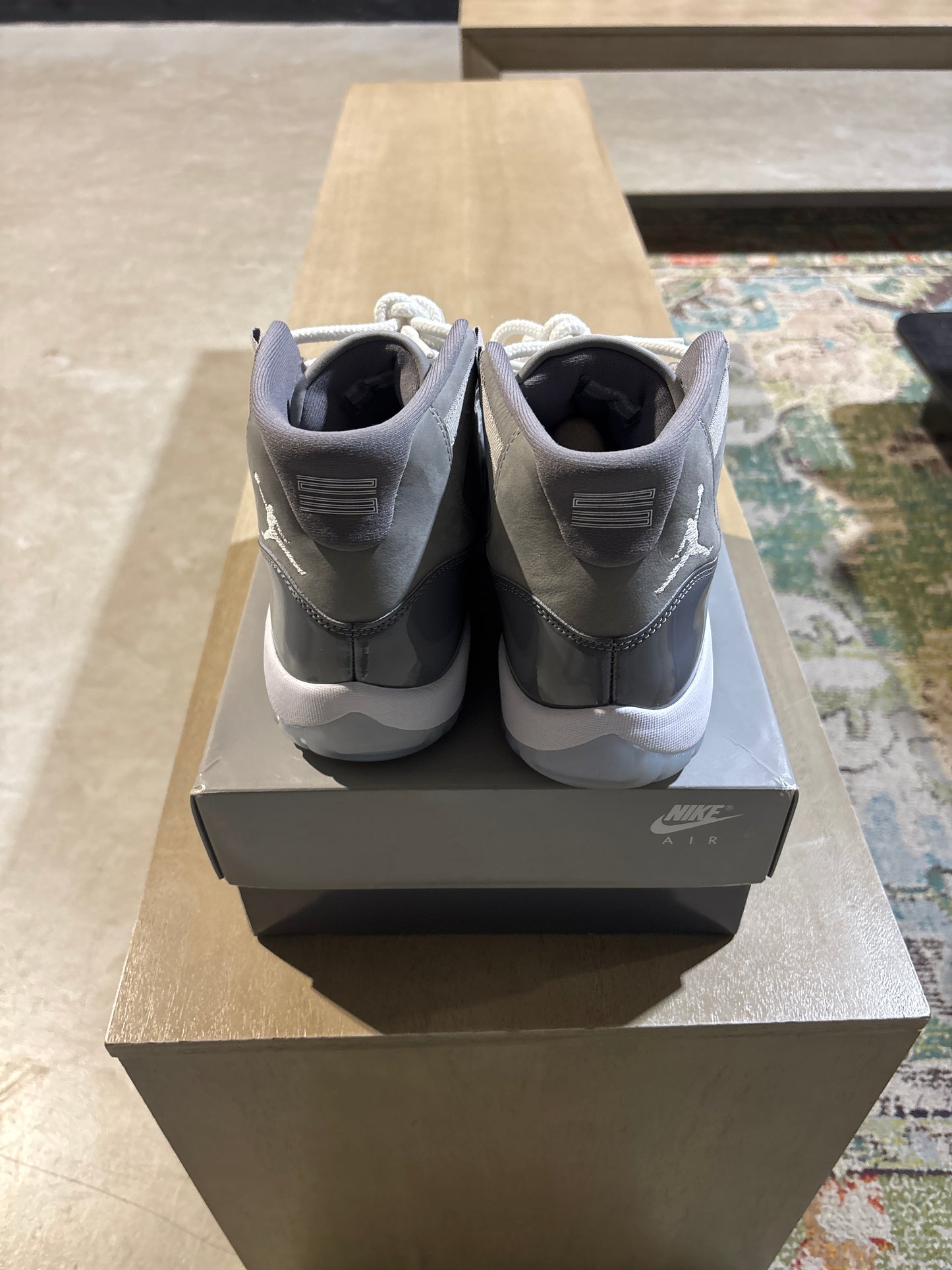 Jordan 11 cool grey used sz 9