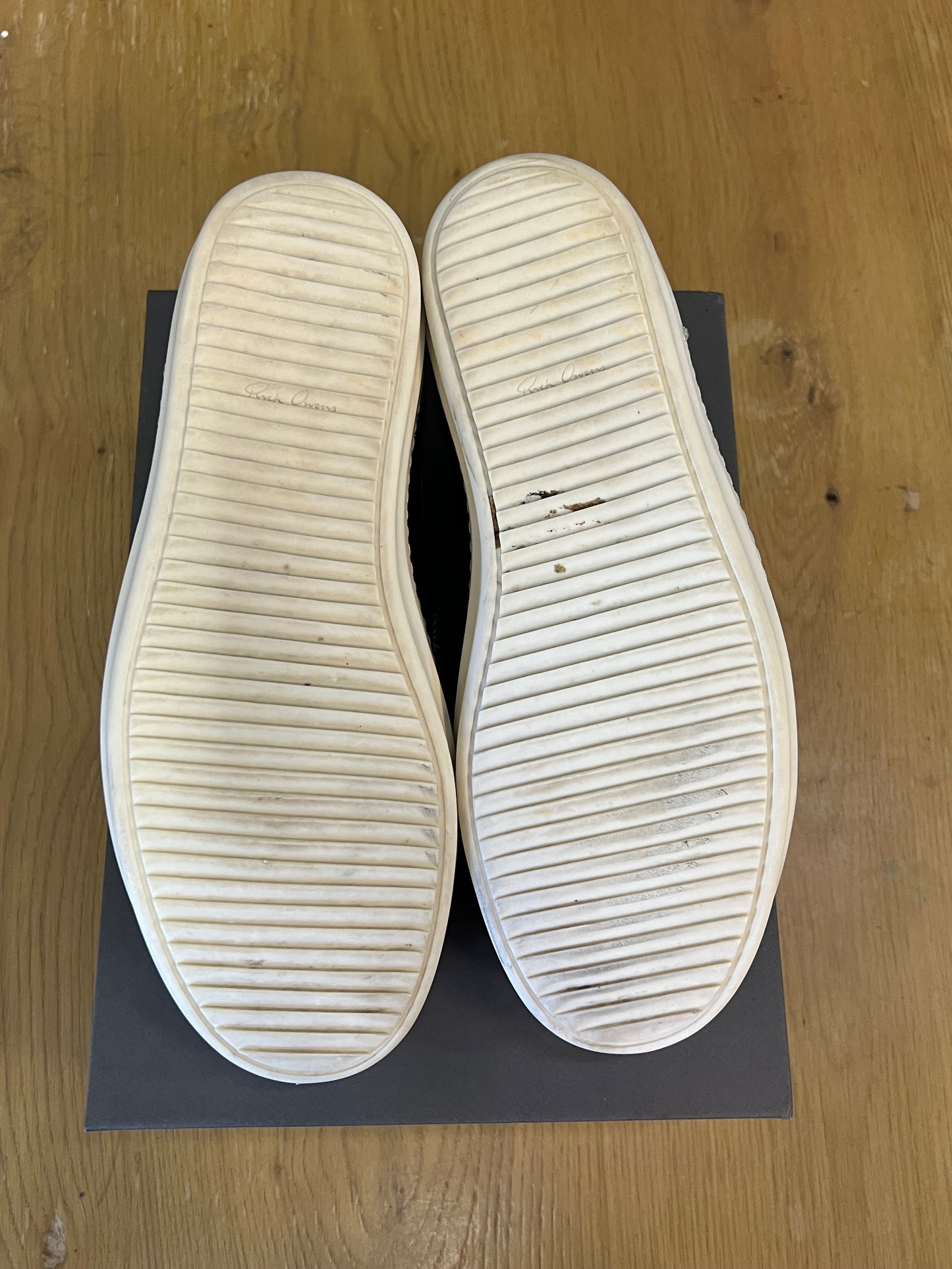 Rick Owens Lido Vintage Sneaker Black Milk used