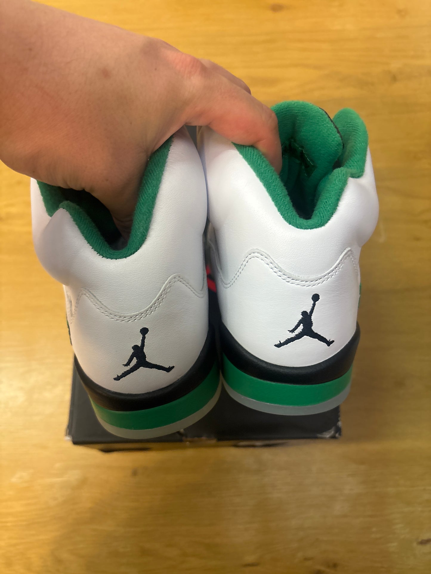 WMNS JORDAN 5 LUCKY GREENUSED SZ 10W (1)