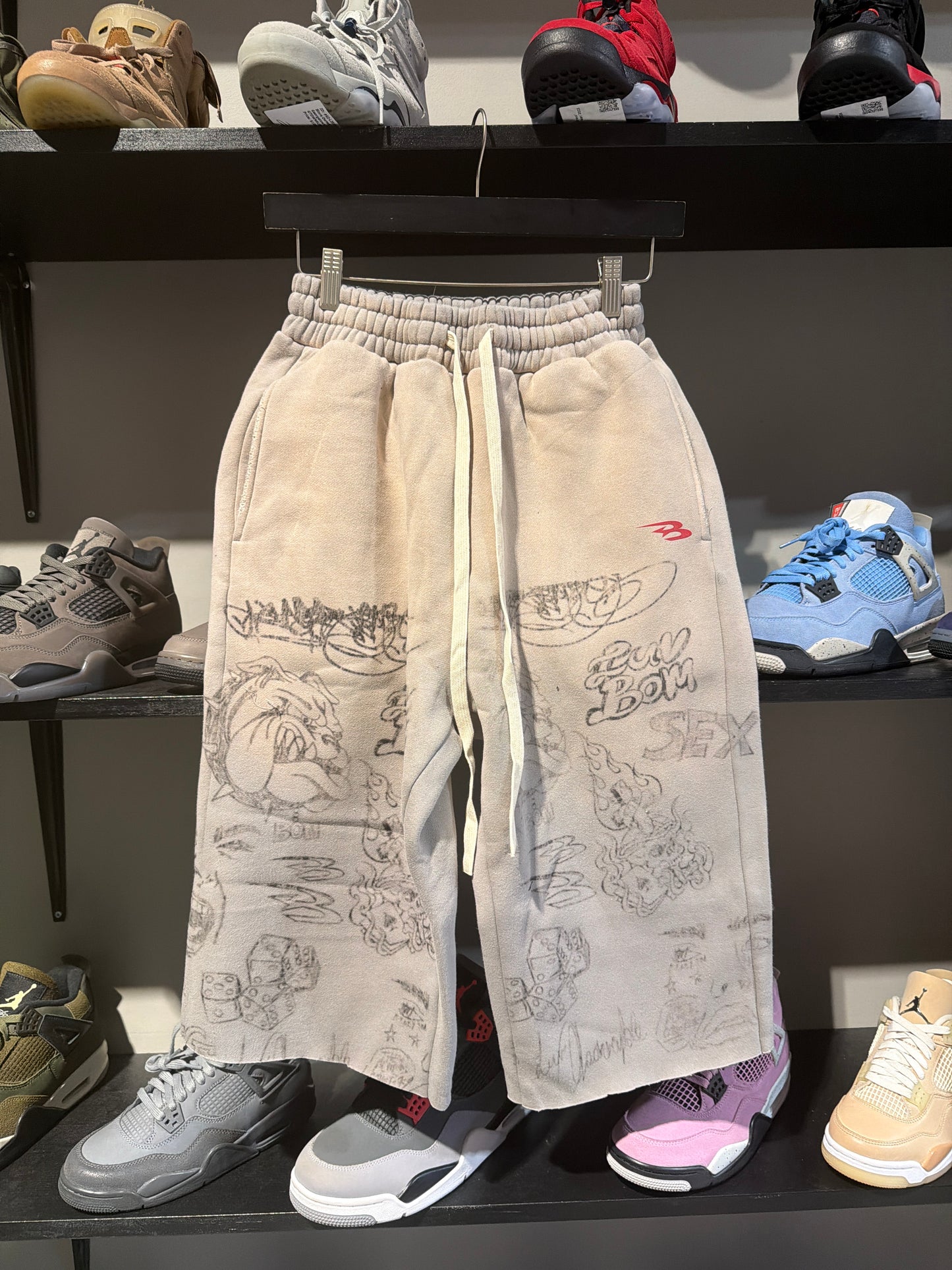 ABOMINABLE B LOGO GRAFFITI SHORTS GREY