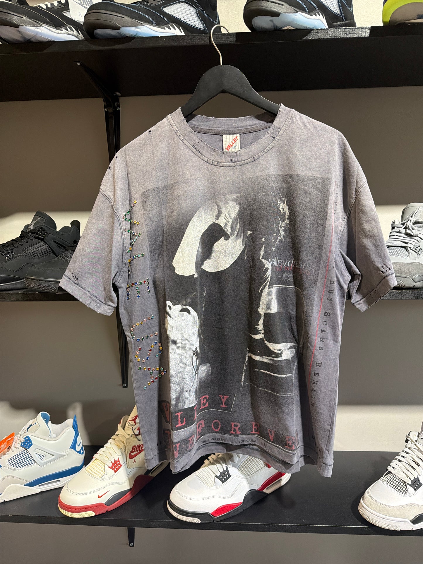 Vale Solo Tee Grey