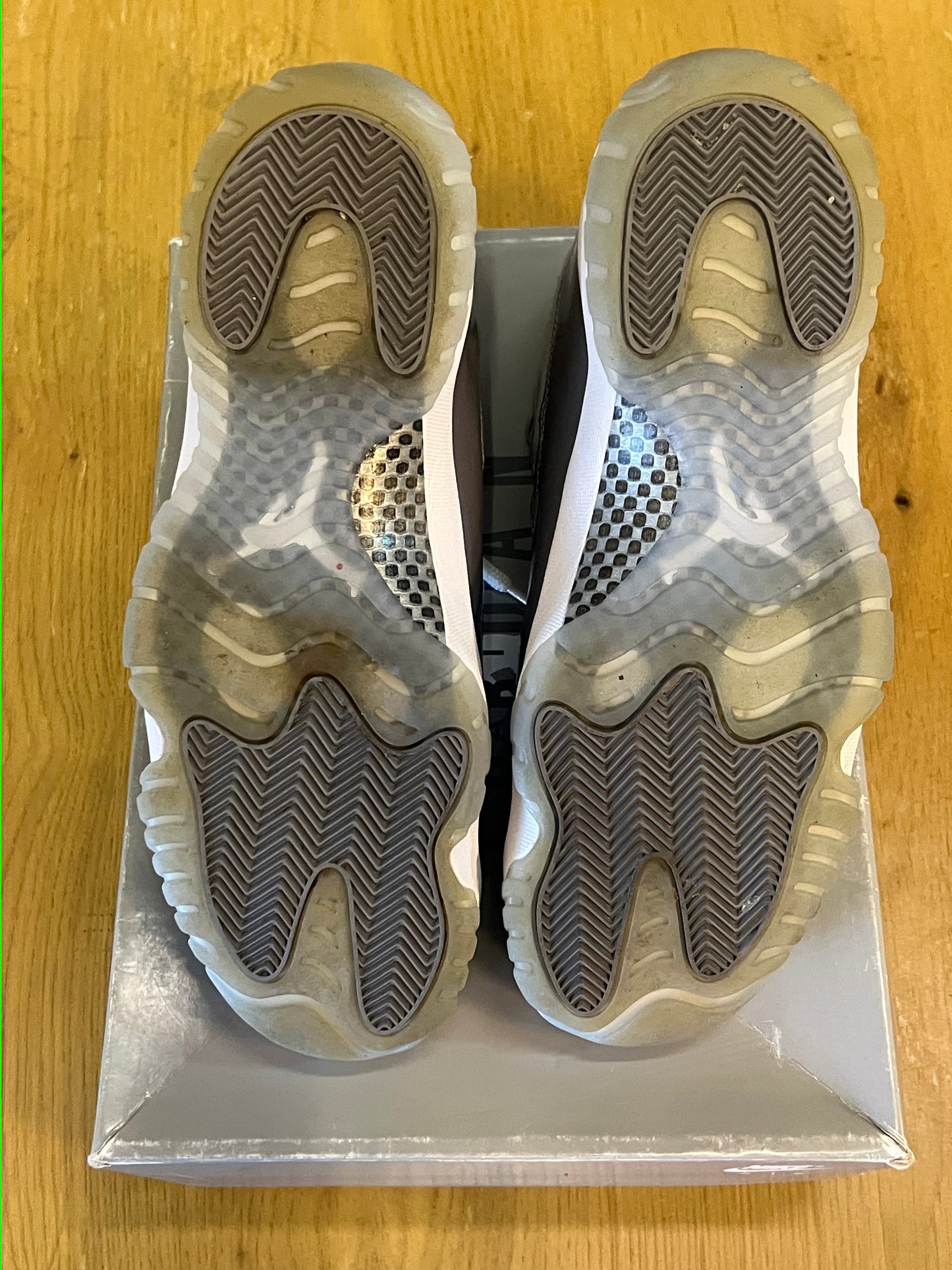 AIR JORDAN 11 RETRO COOL GREY Used Sz 12.5