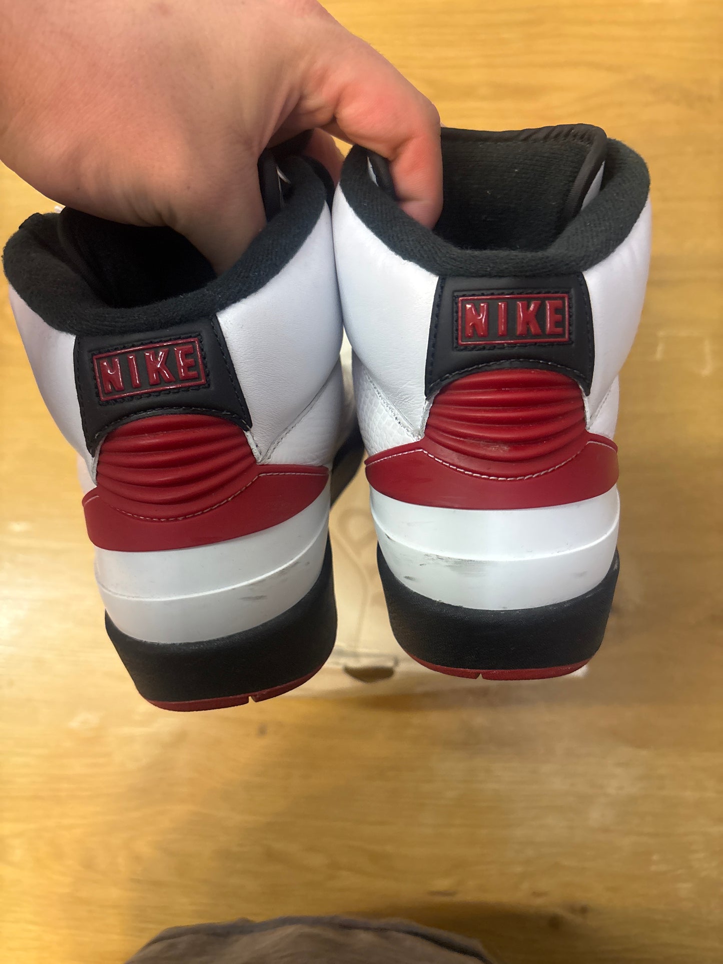 WMNS JORDAN 2 CHICAGO 2022 USED SZ 9M/10.5W (1)
