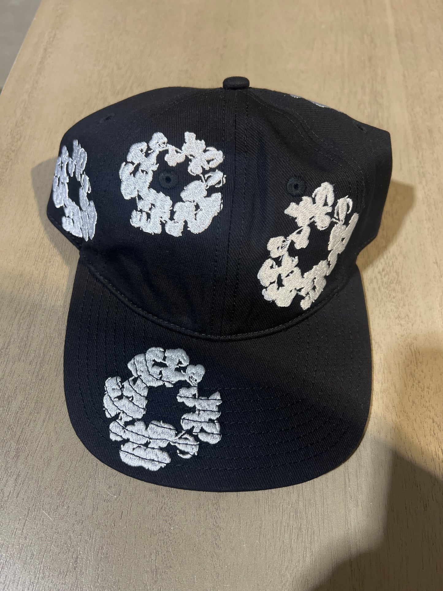 DENIM TEARS BLACK/WHITE BUCKLE HAT
