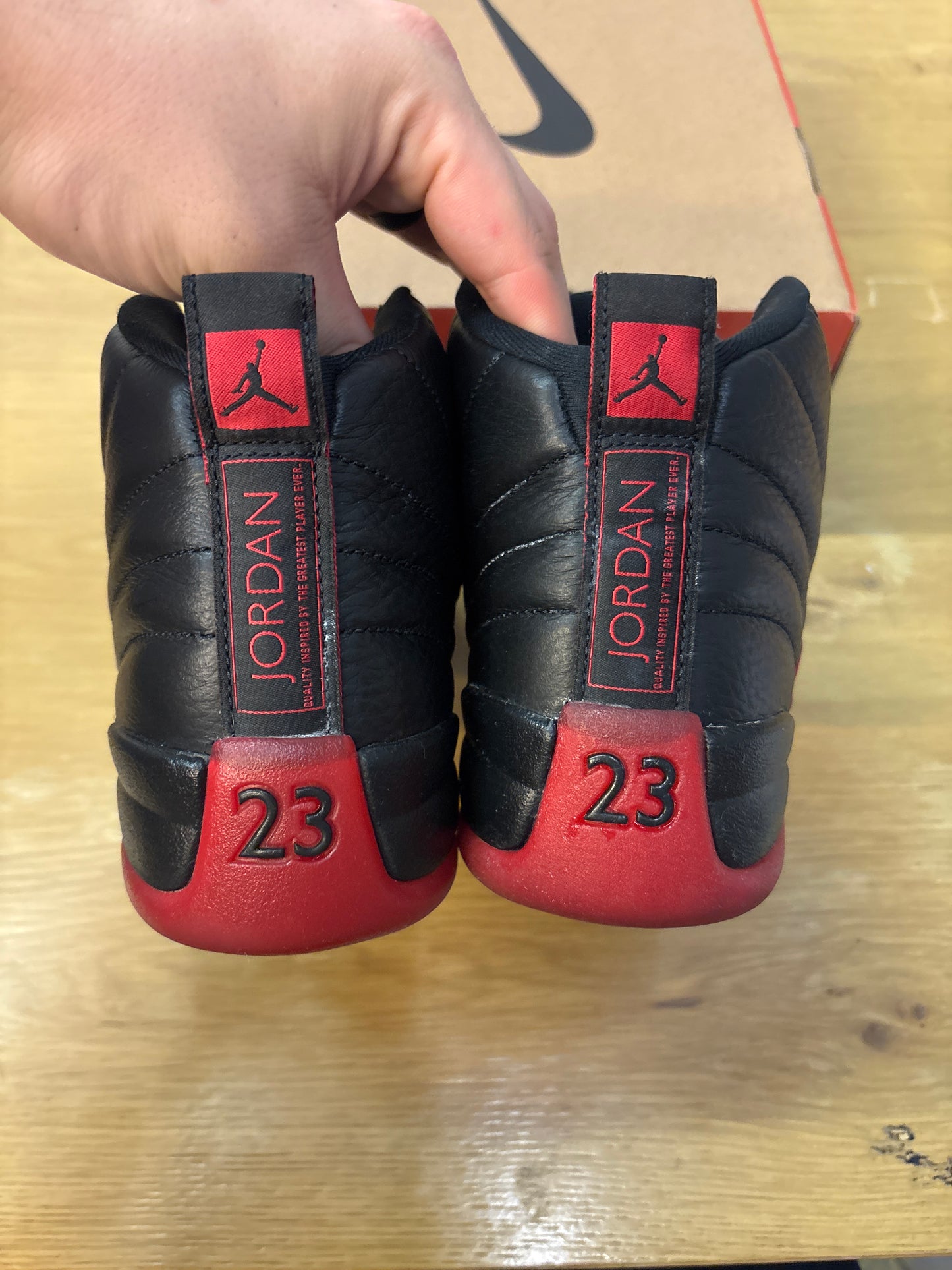 JORDAN 12 FLU GAME 2025 Used Sz 8