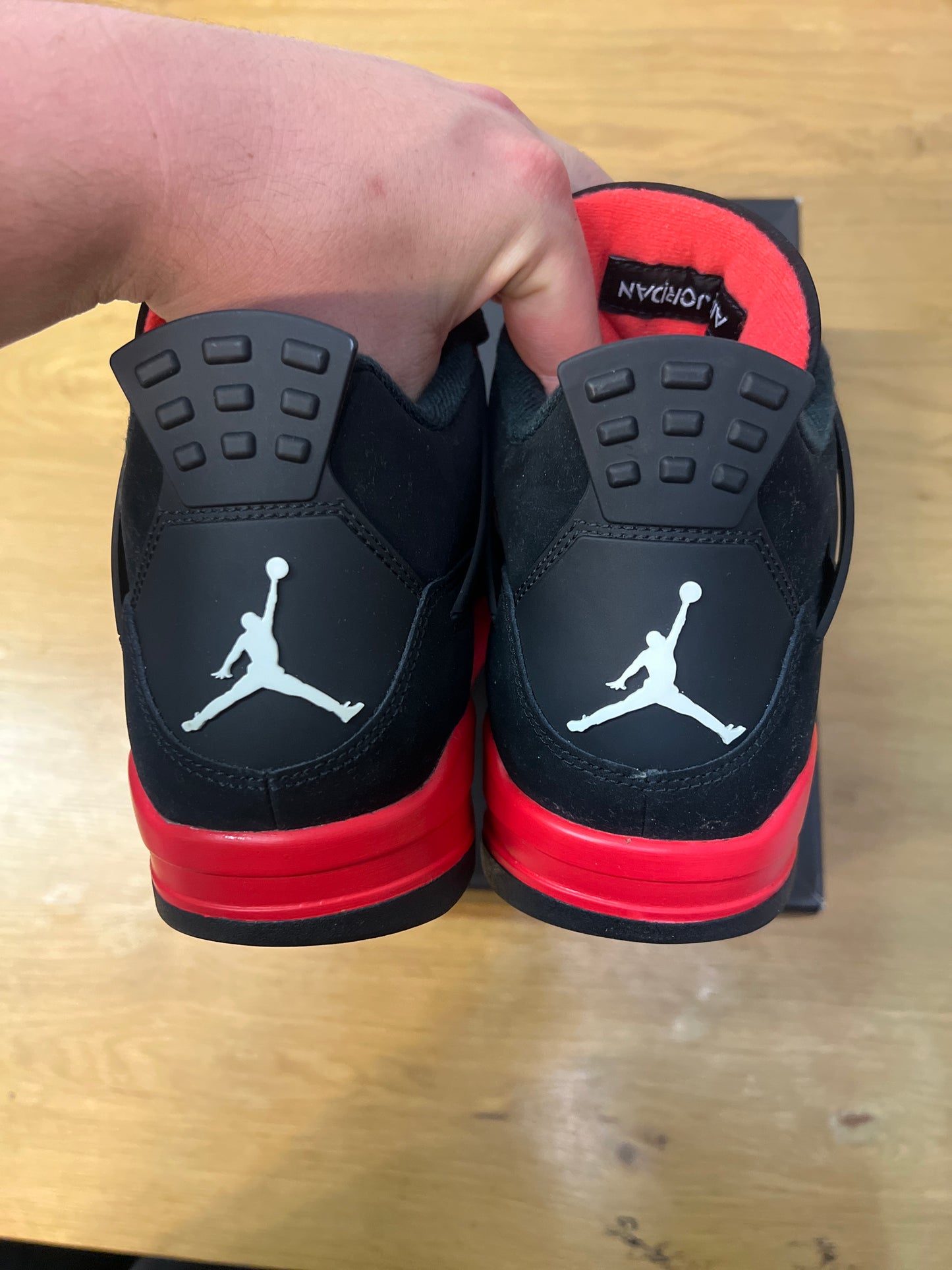 Air Jordan 4 red thunder used sz 12