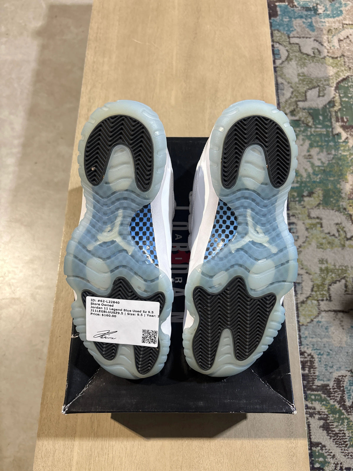 Jordan 11 Retro Legend Blue (2024) - Pre-Owned