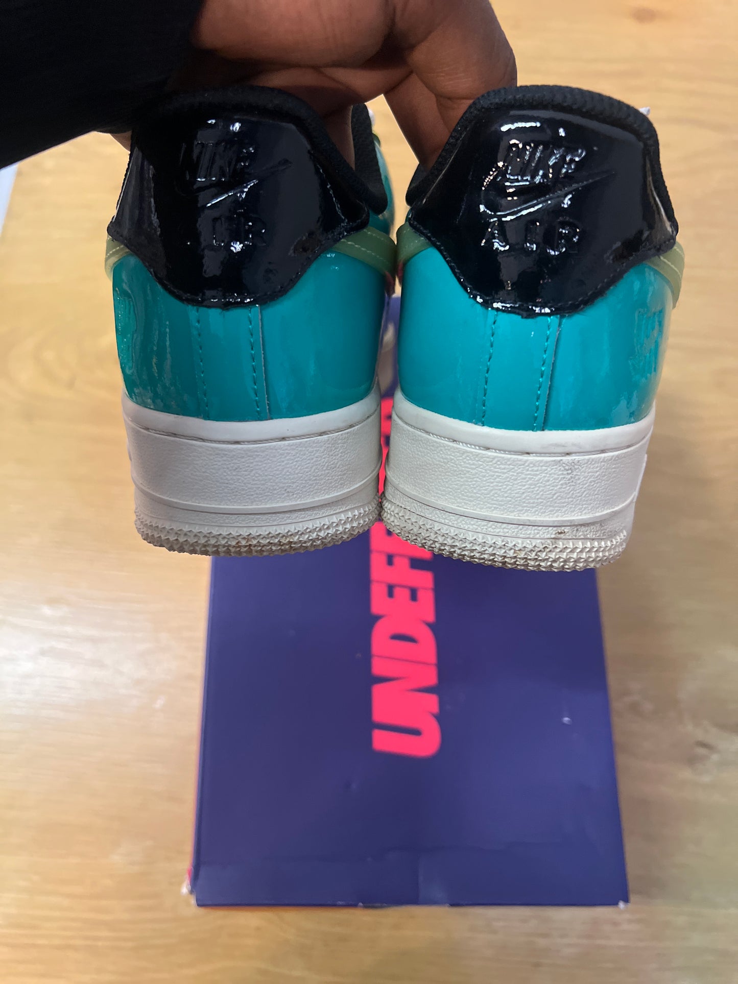UNDEFEATED X AIR FORCE 1 LOW COMMUNITY USED SIZE 8