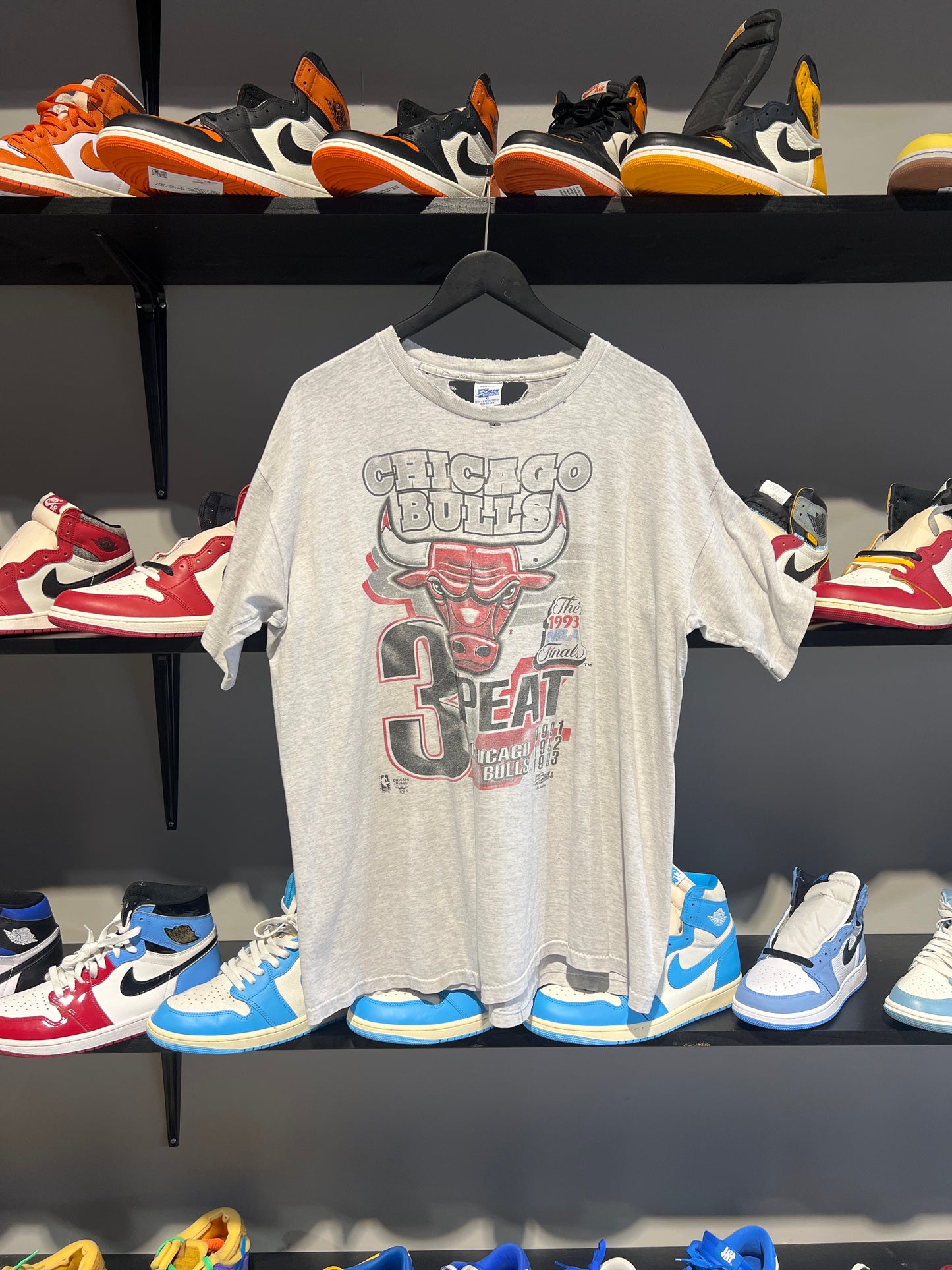 Vintage Bulls 3 peat 93 tee