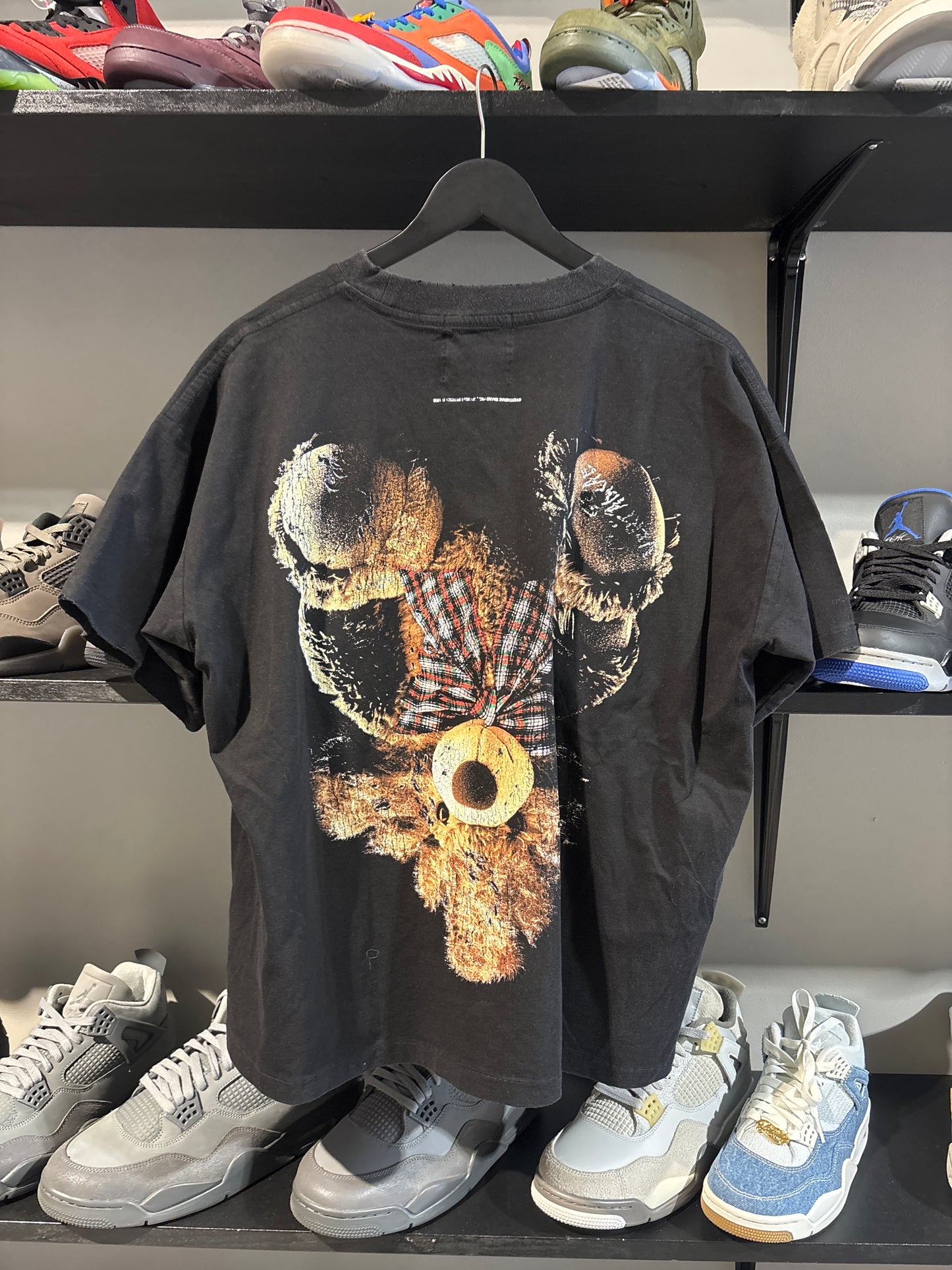 Vertabrae bear tee black