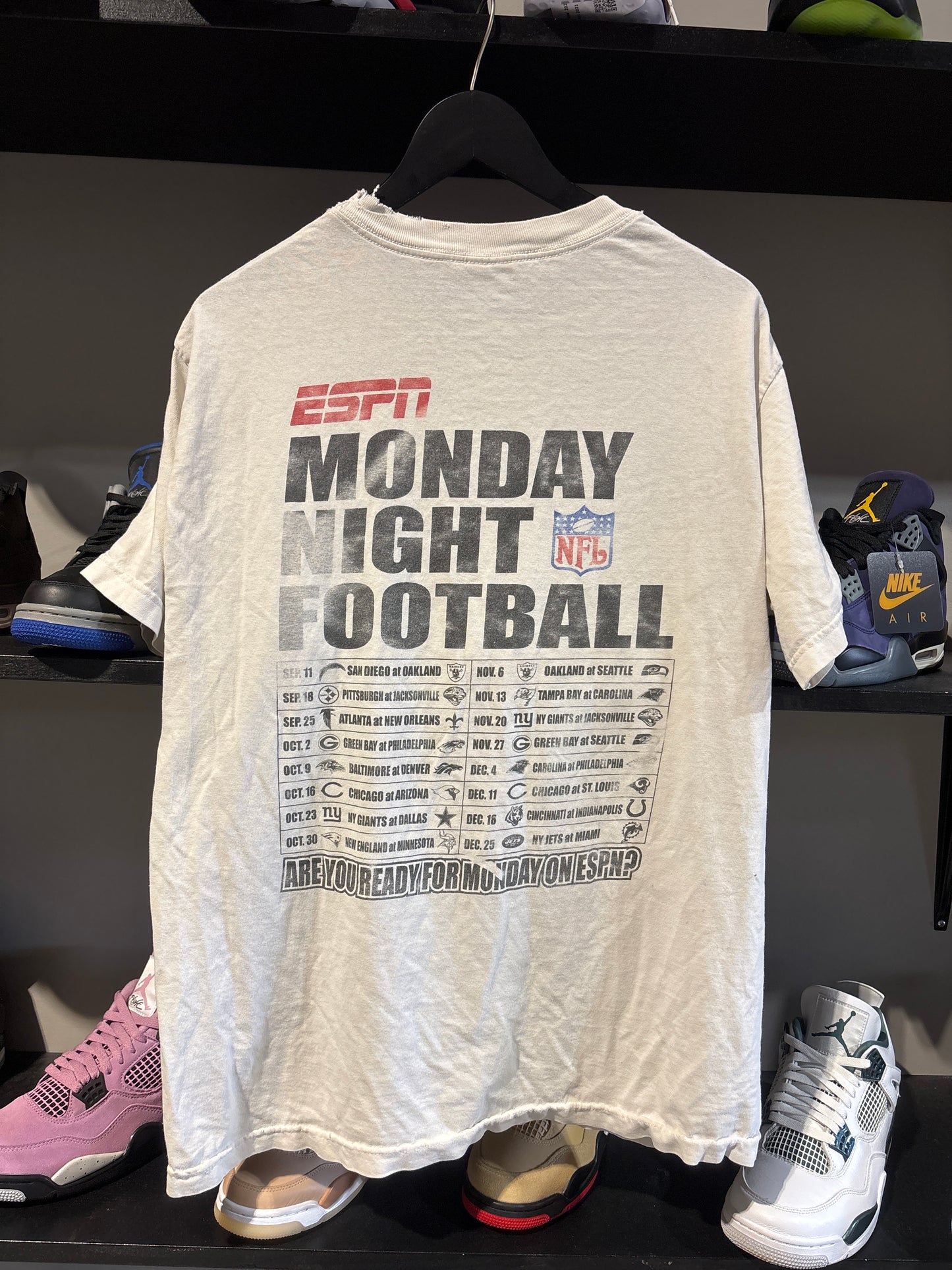 Vintage MNF Falcons Saints Tee Sz L