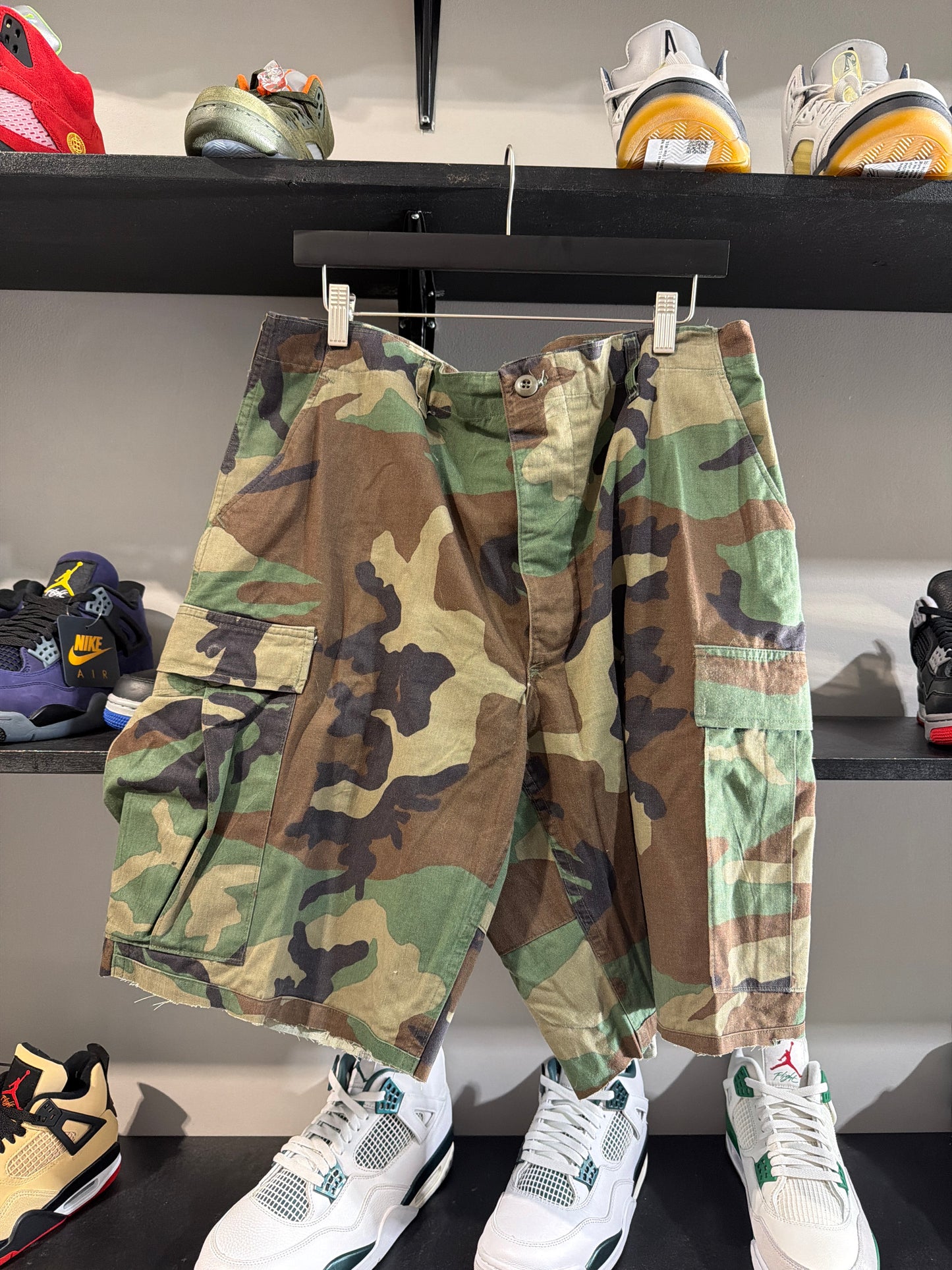 VINTAGE ARMY CAMO SHORTS