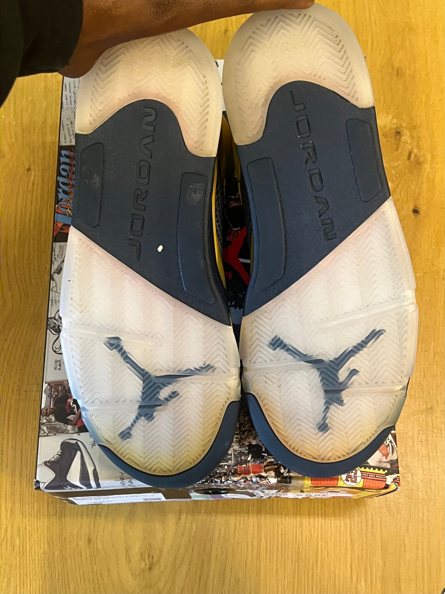 AIR JORDAN 5 RETRO SP MICHIGAN Used Sz 12