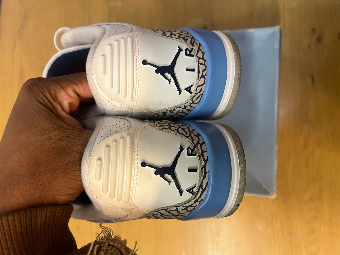 Air Jordan 3 Retro UNC used sz 9