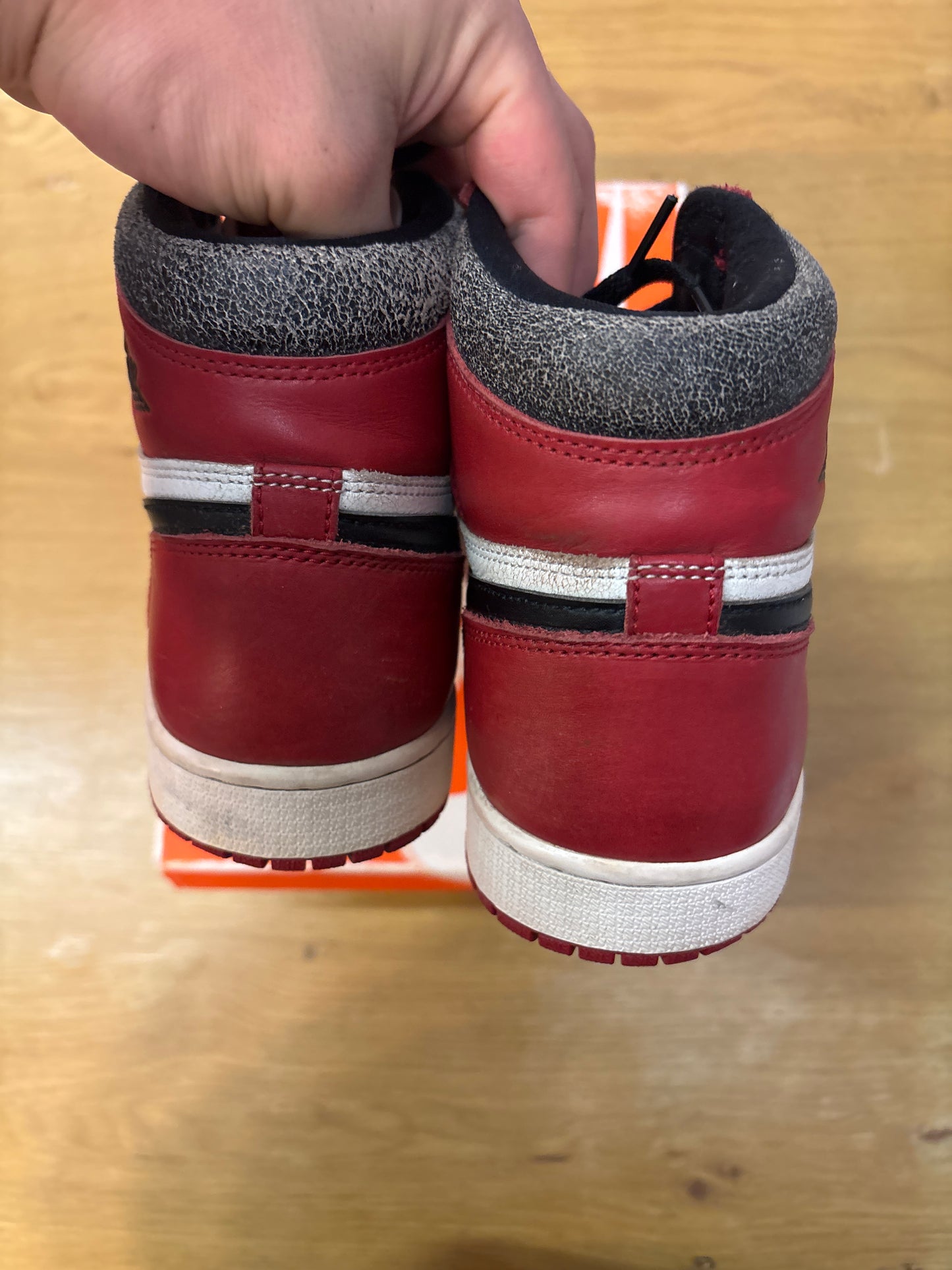 JORDAN 1 HIGH CHICAGO LOST And Found Used Size 10 (1)