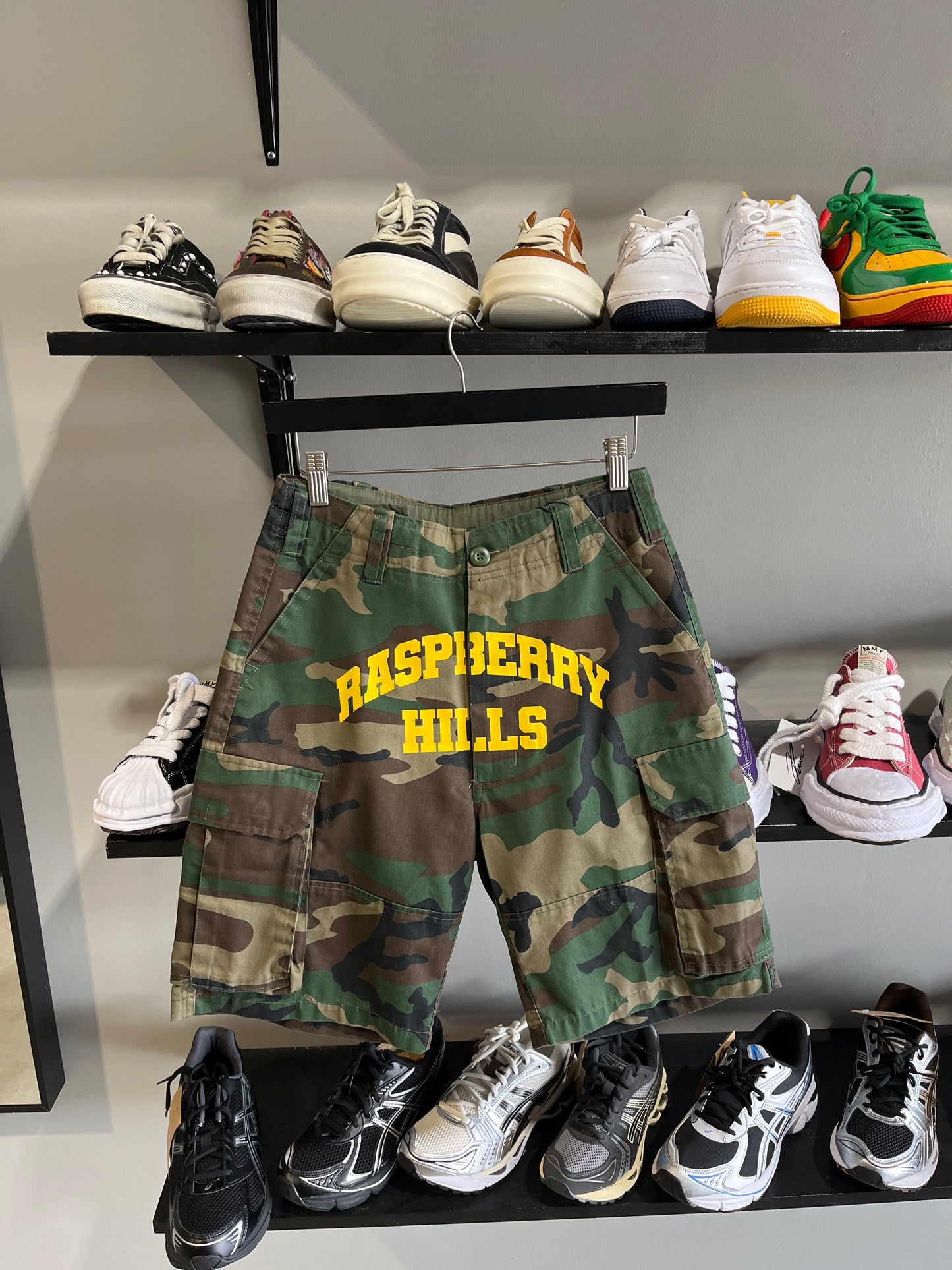 gv gallery camo short rasberry