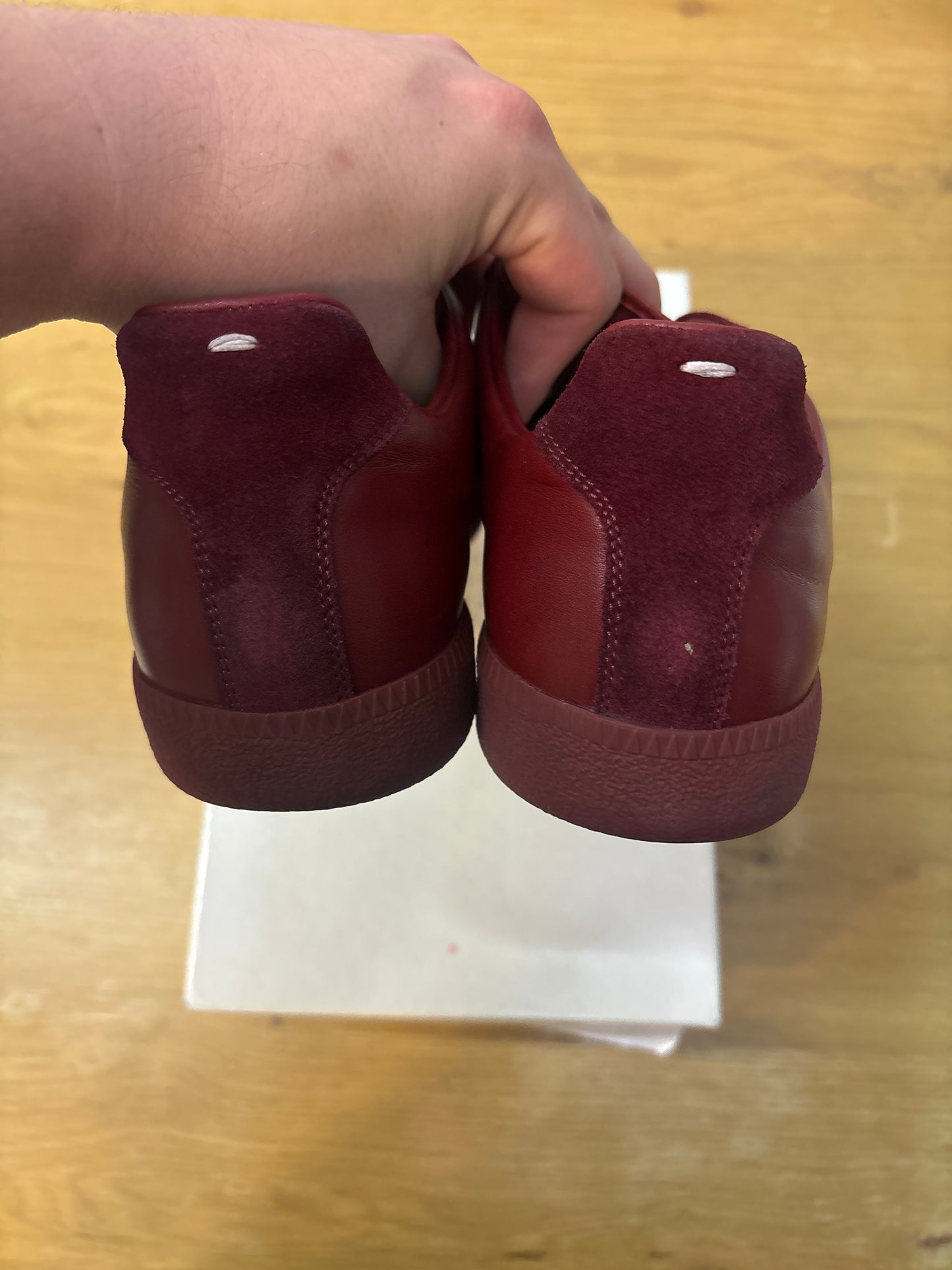 MARGIELA GAT RED WINE SZ 10 USED