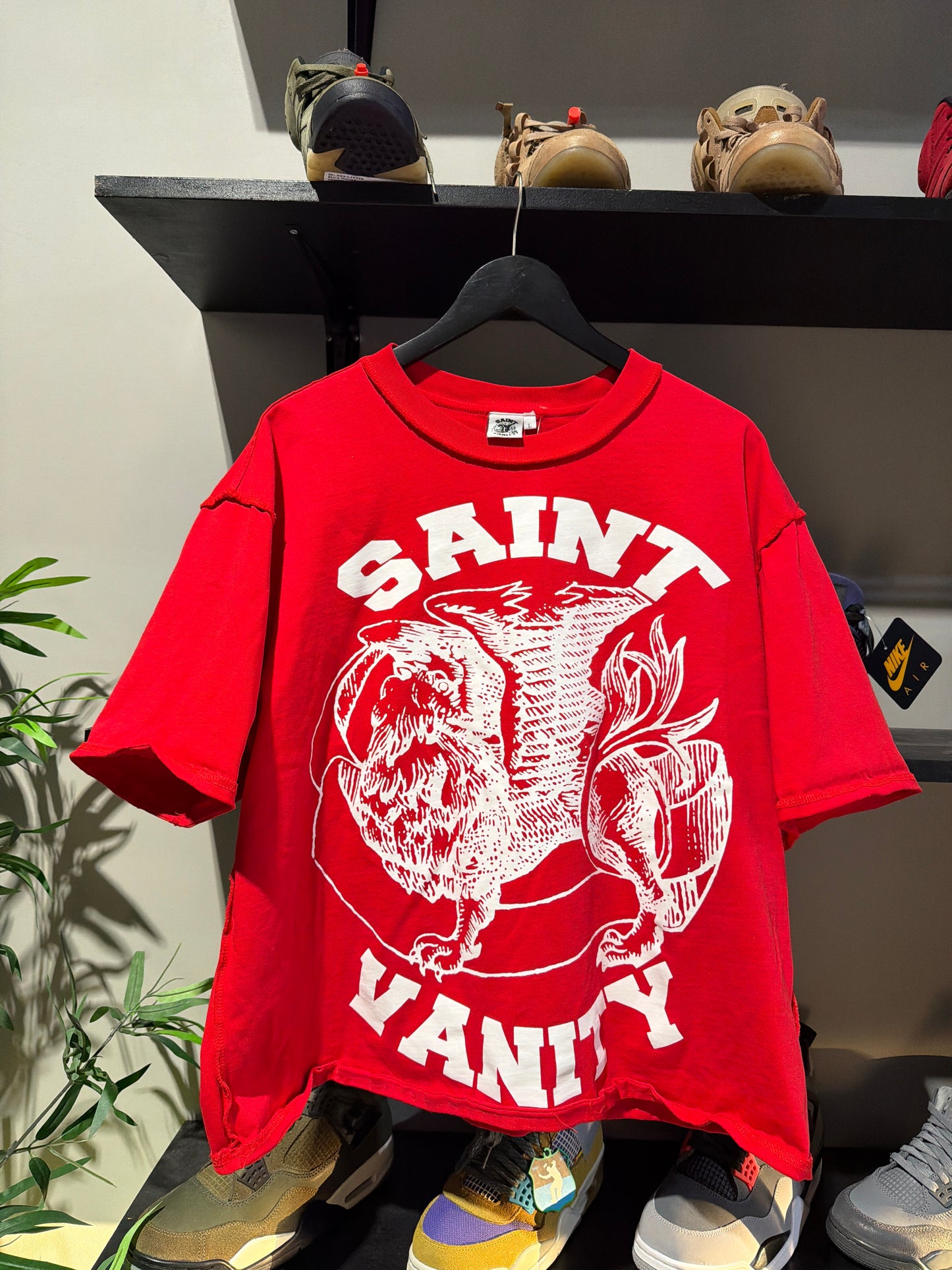 SAINT VANITY GRIFFIN TEE RED/WHITE SZ L