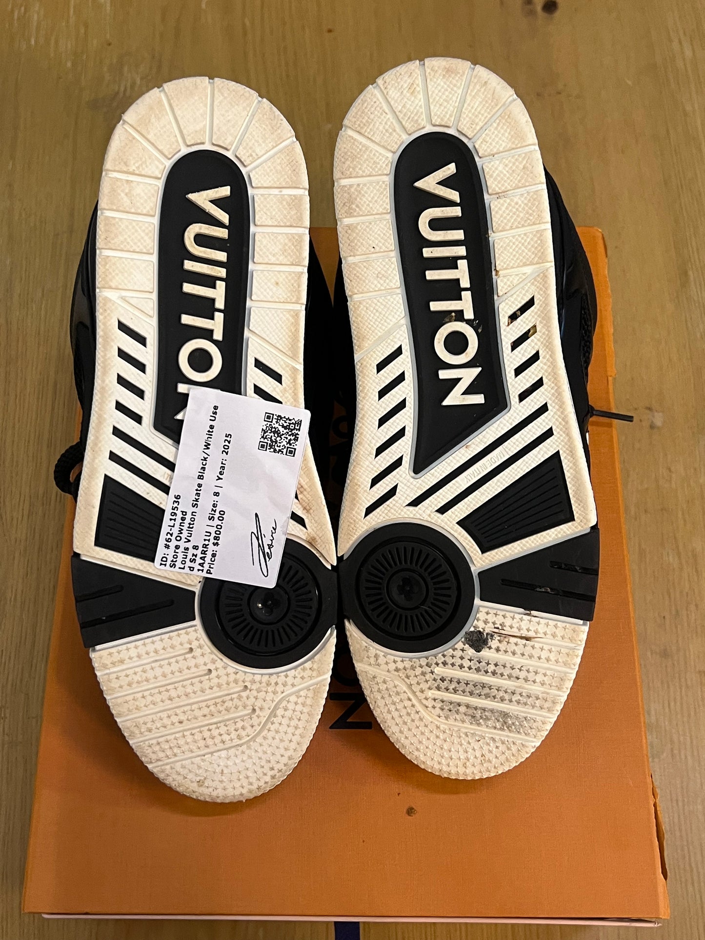 Louis Vuitton Skate Black/White Used Sz 8