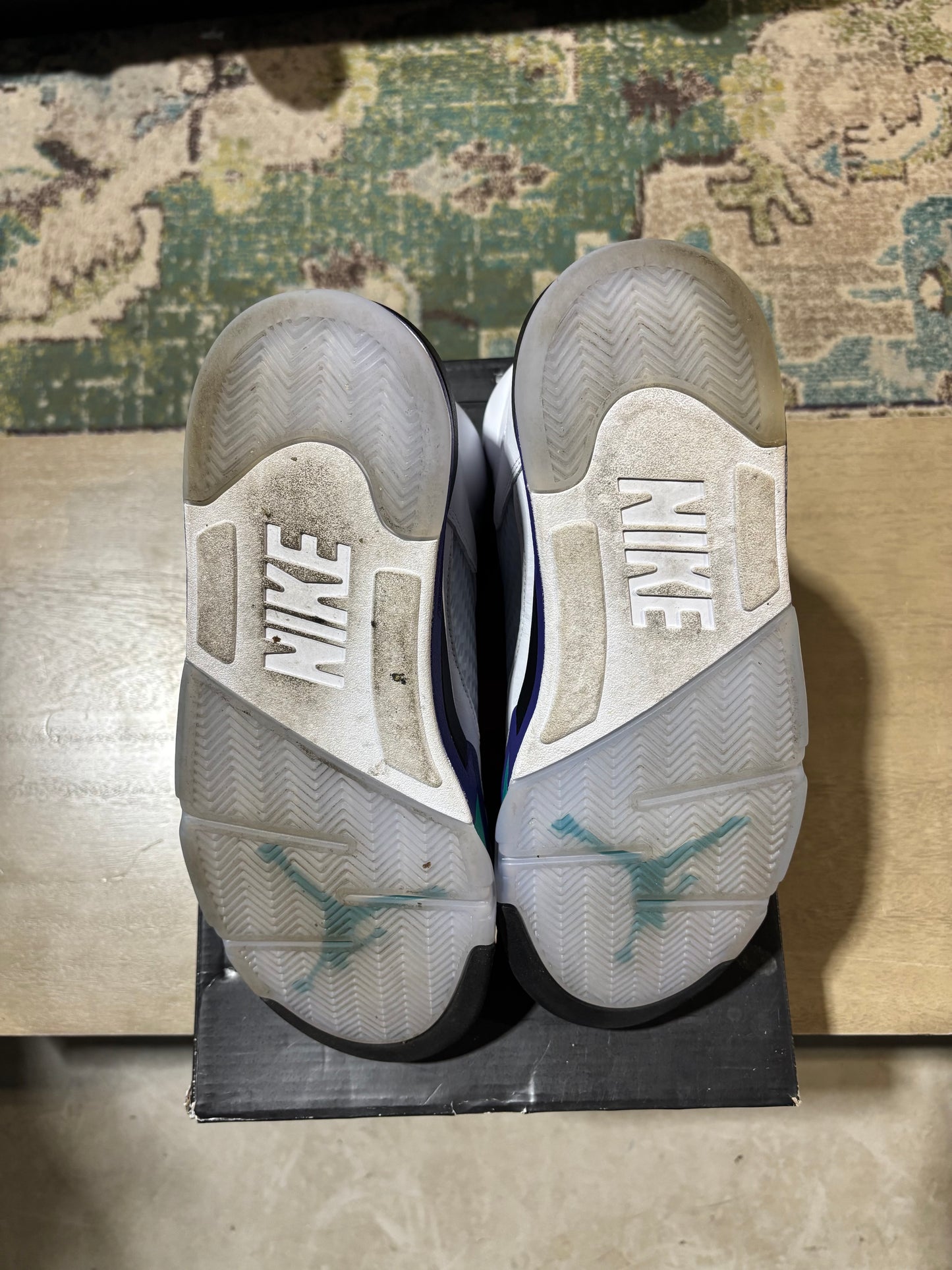 Air Jordan 5 Grape used sz 12
