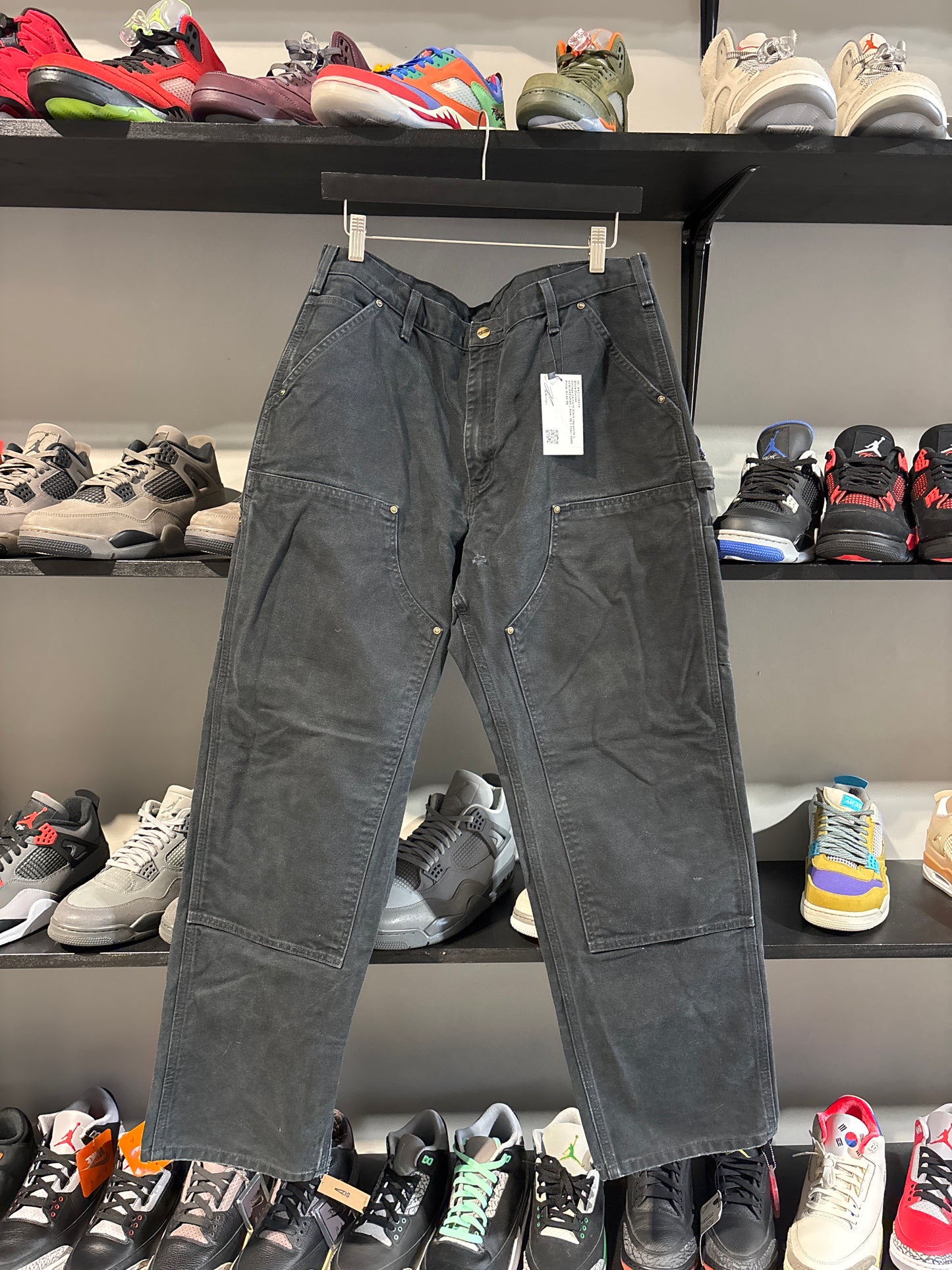 Vintage Carhartt black reg pants 1