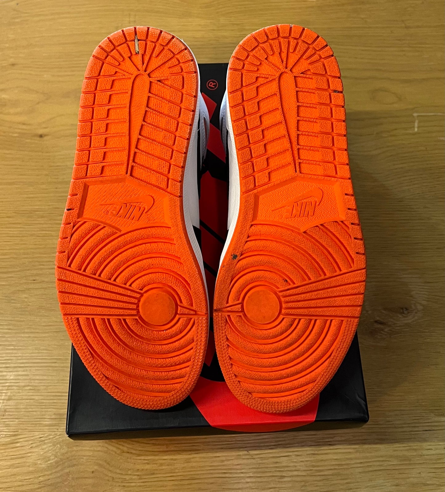 AIR JORDAN 1 RETRO HIGH OG ELECTRO ORANGE used sz 8