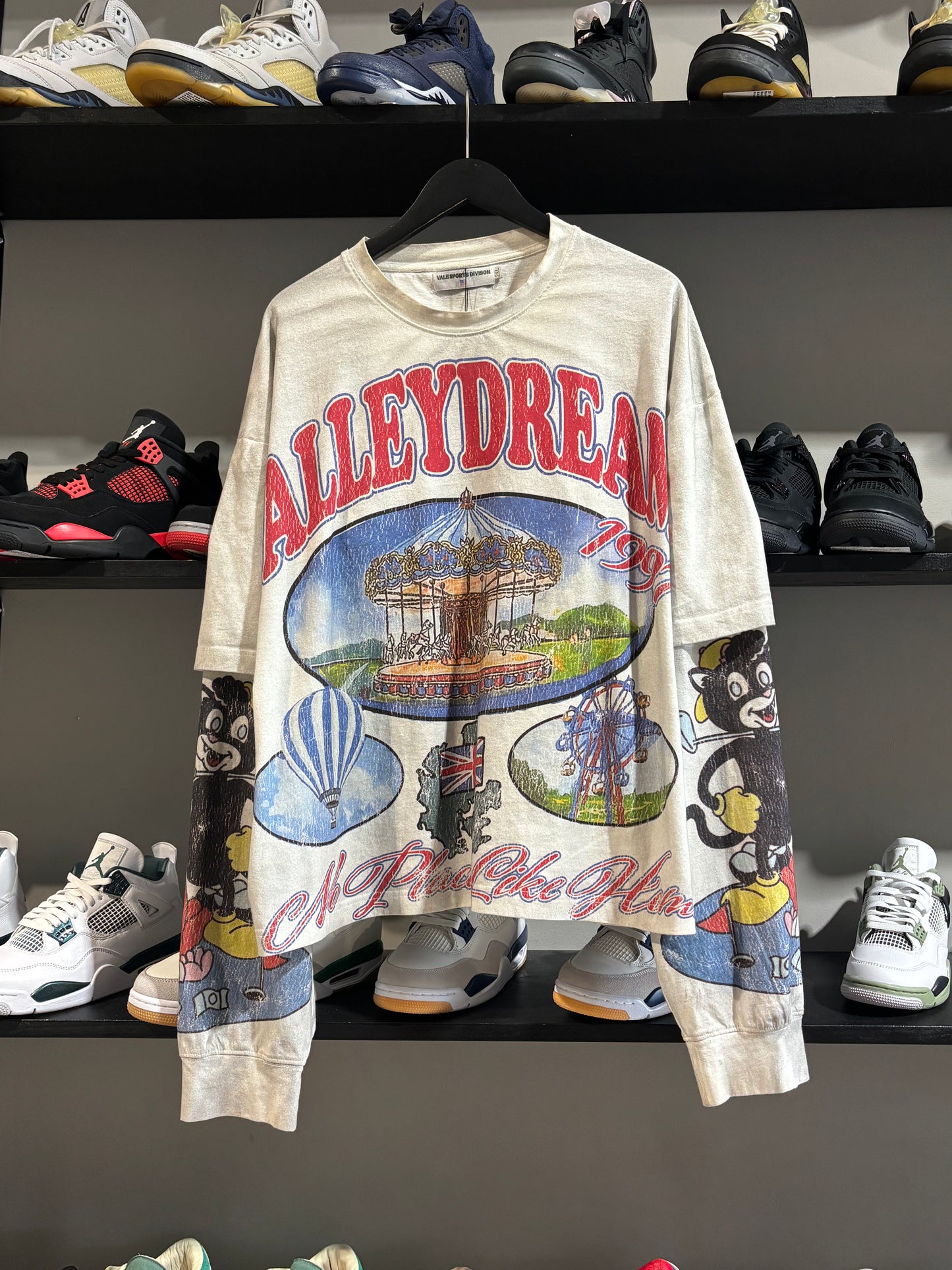 Vale Carnival Long Sleeve Tee