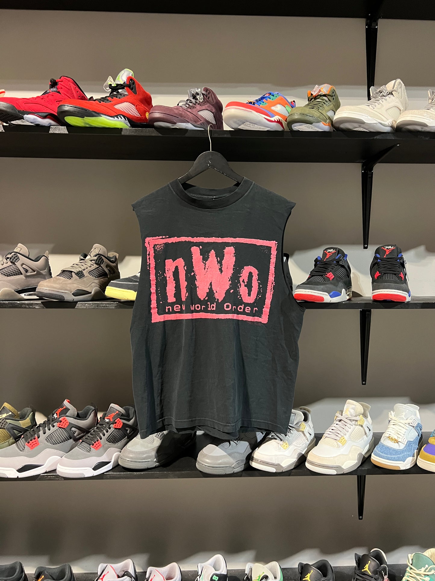 VINTAGE NWO BLACK CUTOFF