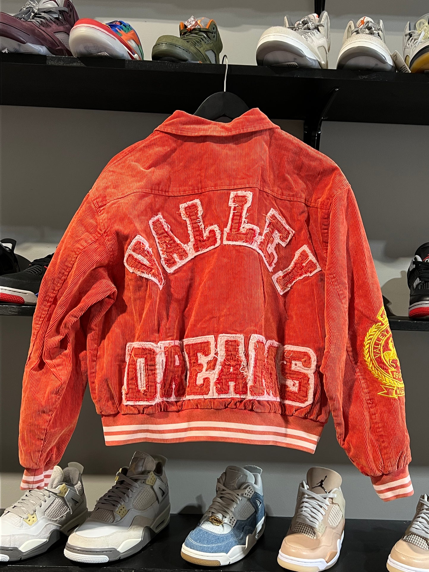 Vale collage souvenir varsity