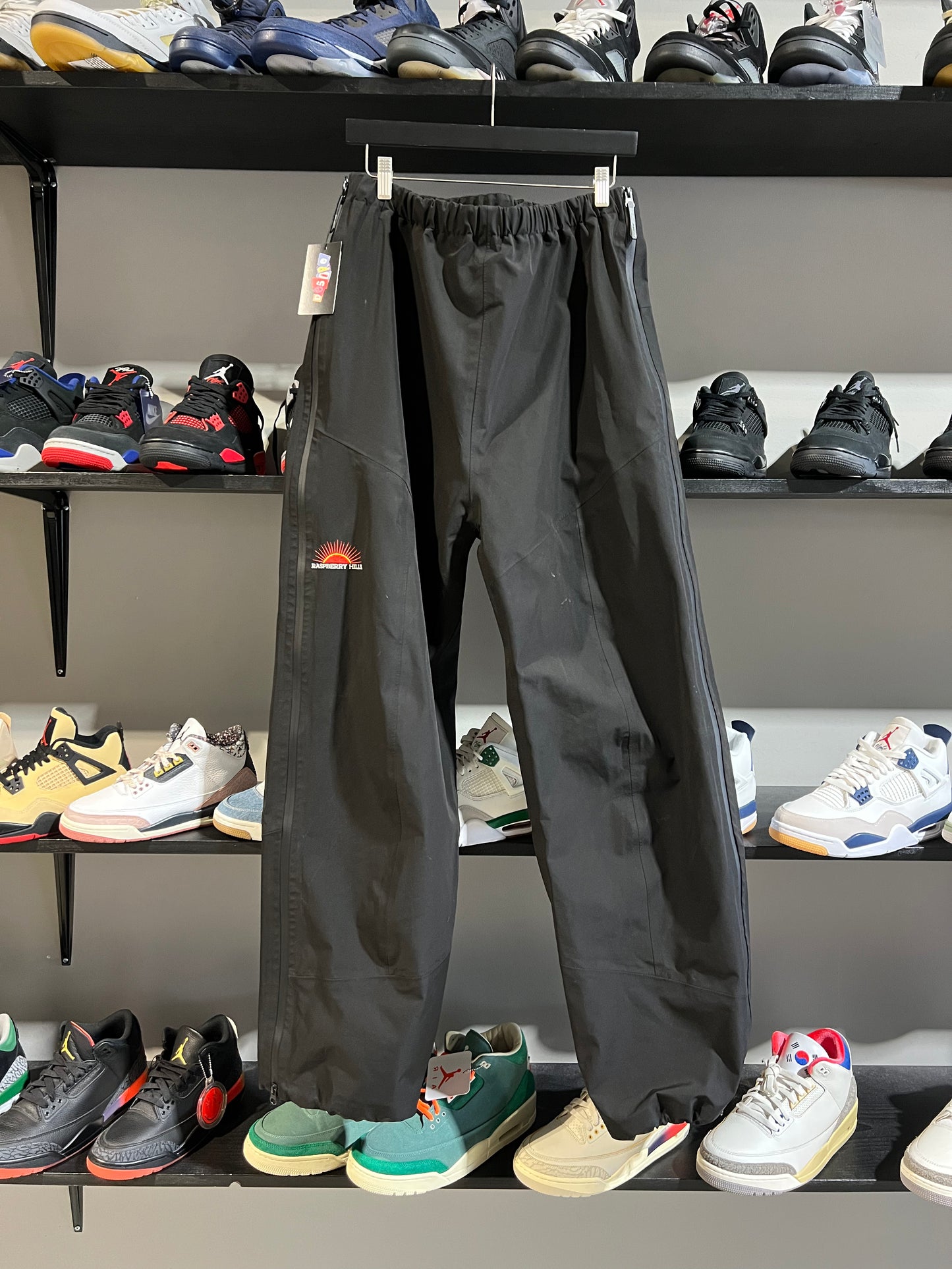 gv Gallery black rain pants