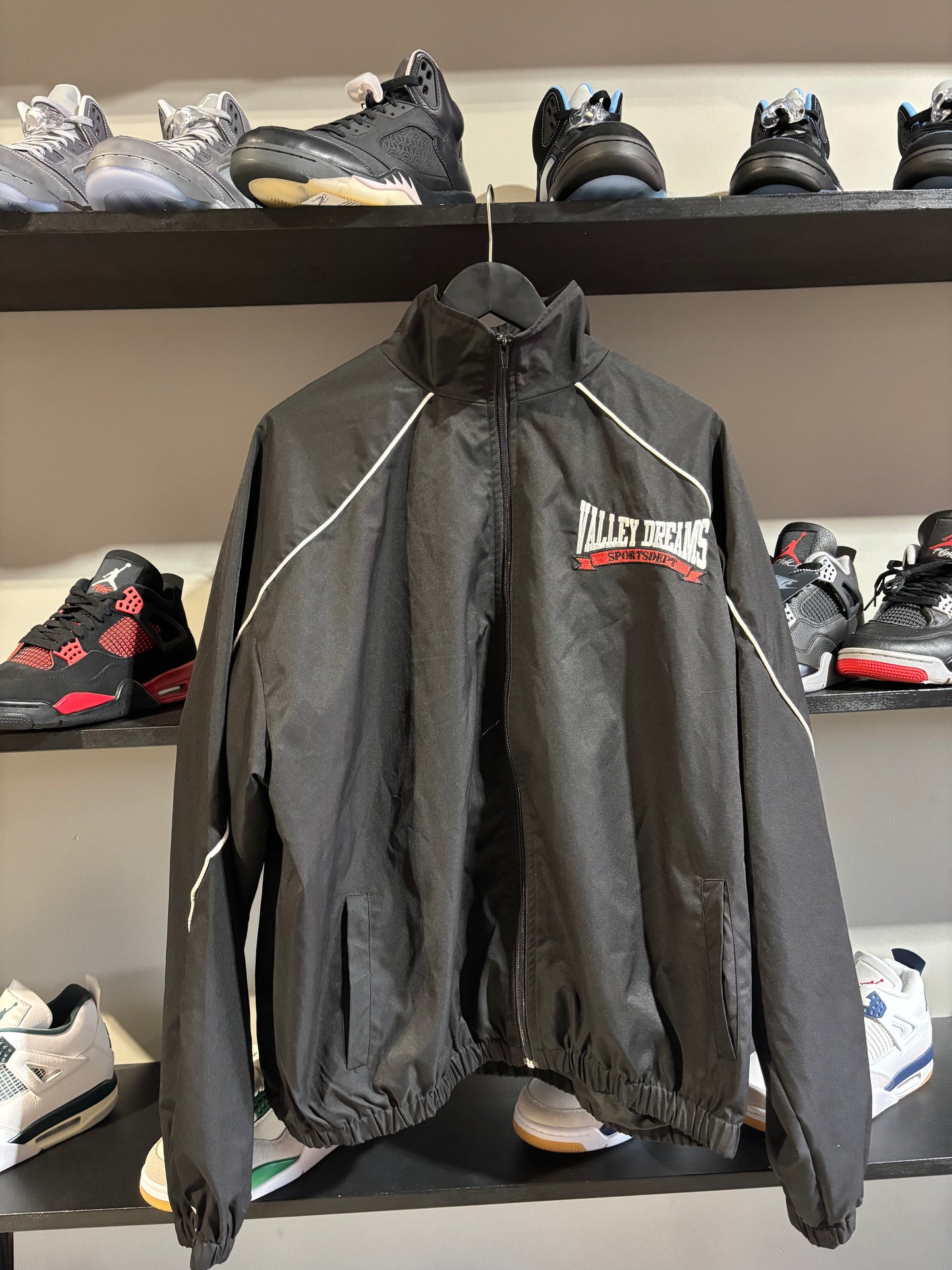 Vale Track Jacket Black Red