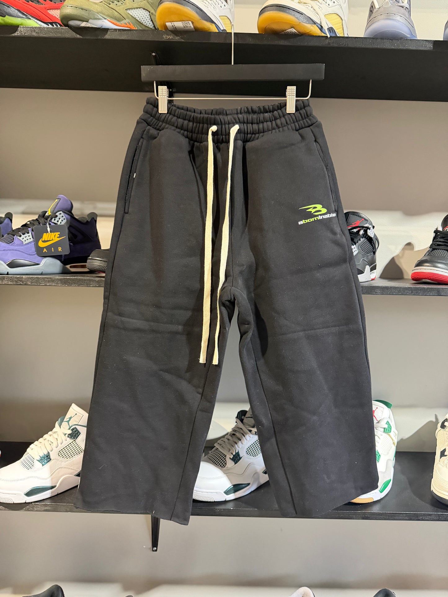 ABOMINABLE B LOGO BLACK/GREEN SHORTS