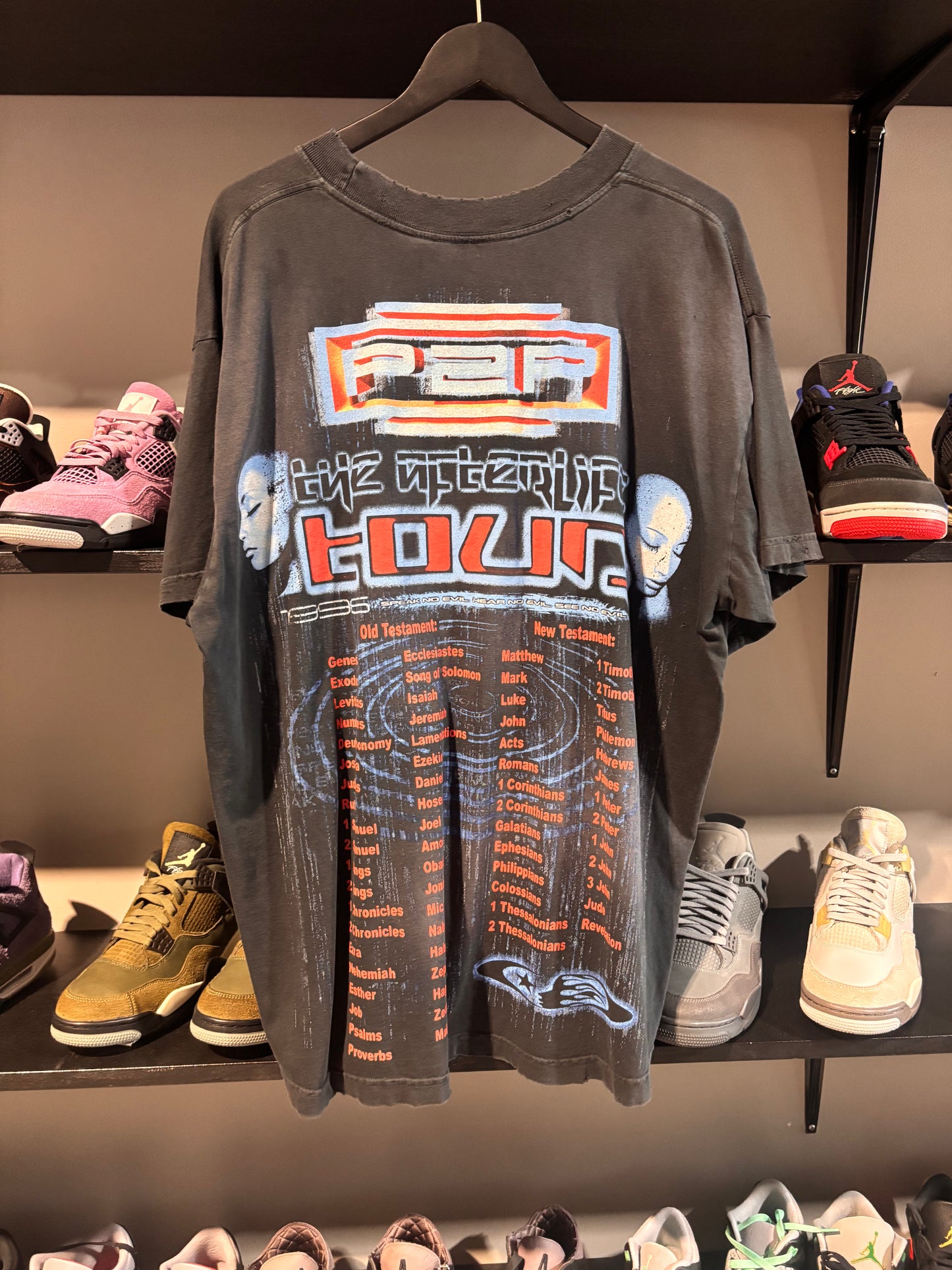 Hellstar blue alien p2p tee