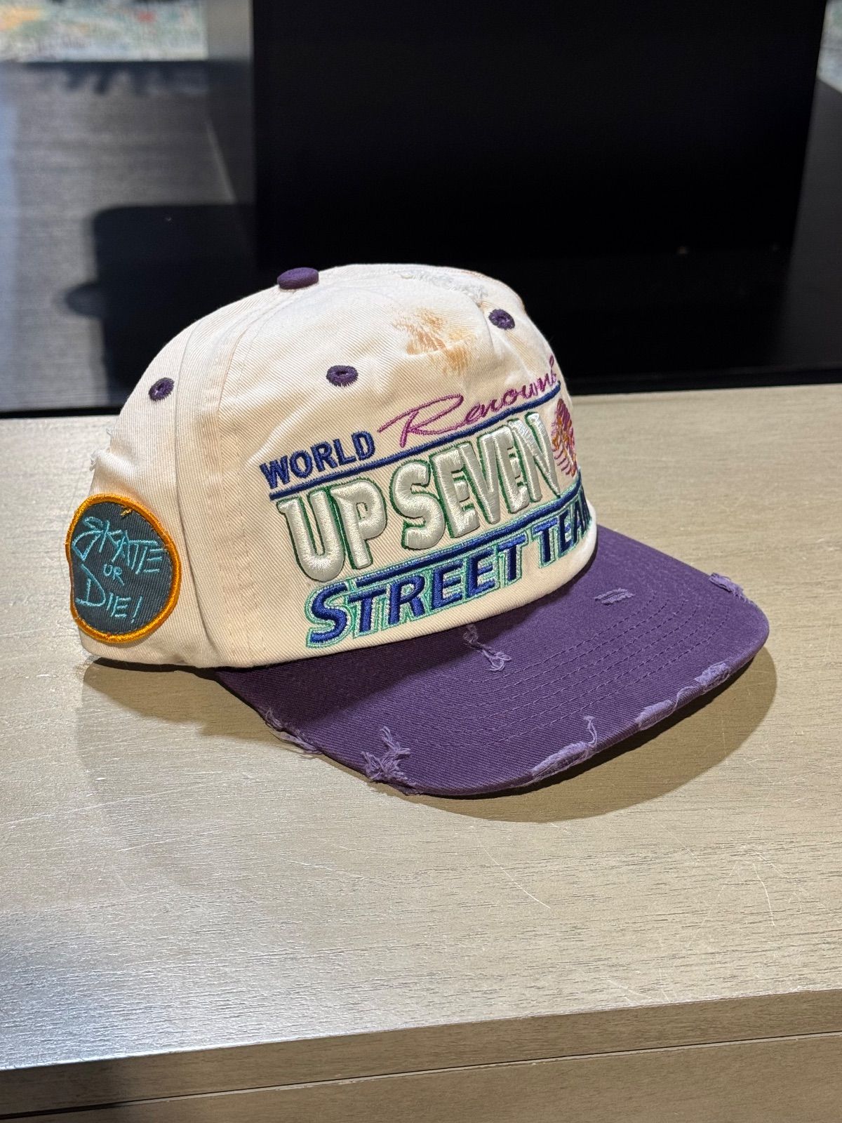 Up7 Skate Snapback White/Purple