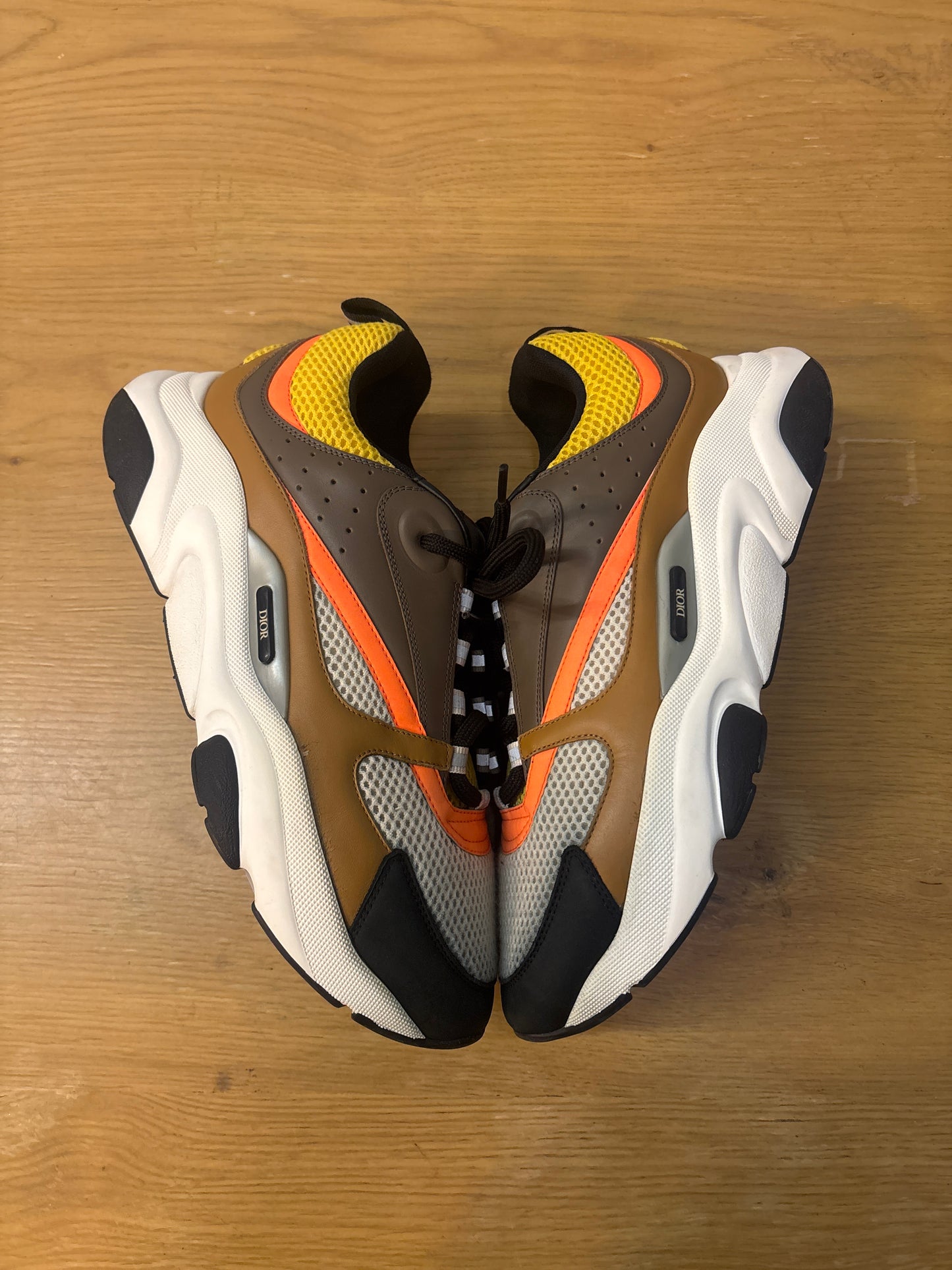 Dior b22 brown orange yellow used sz 12 NB