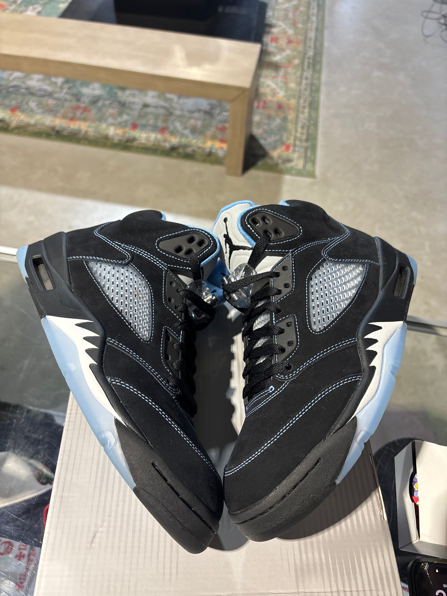 JORDAN 5 BLACK UNC BLUE (2026) USED SZ 9.5