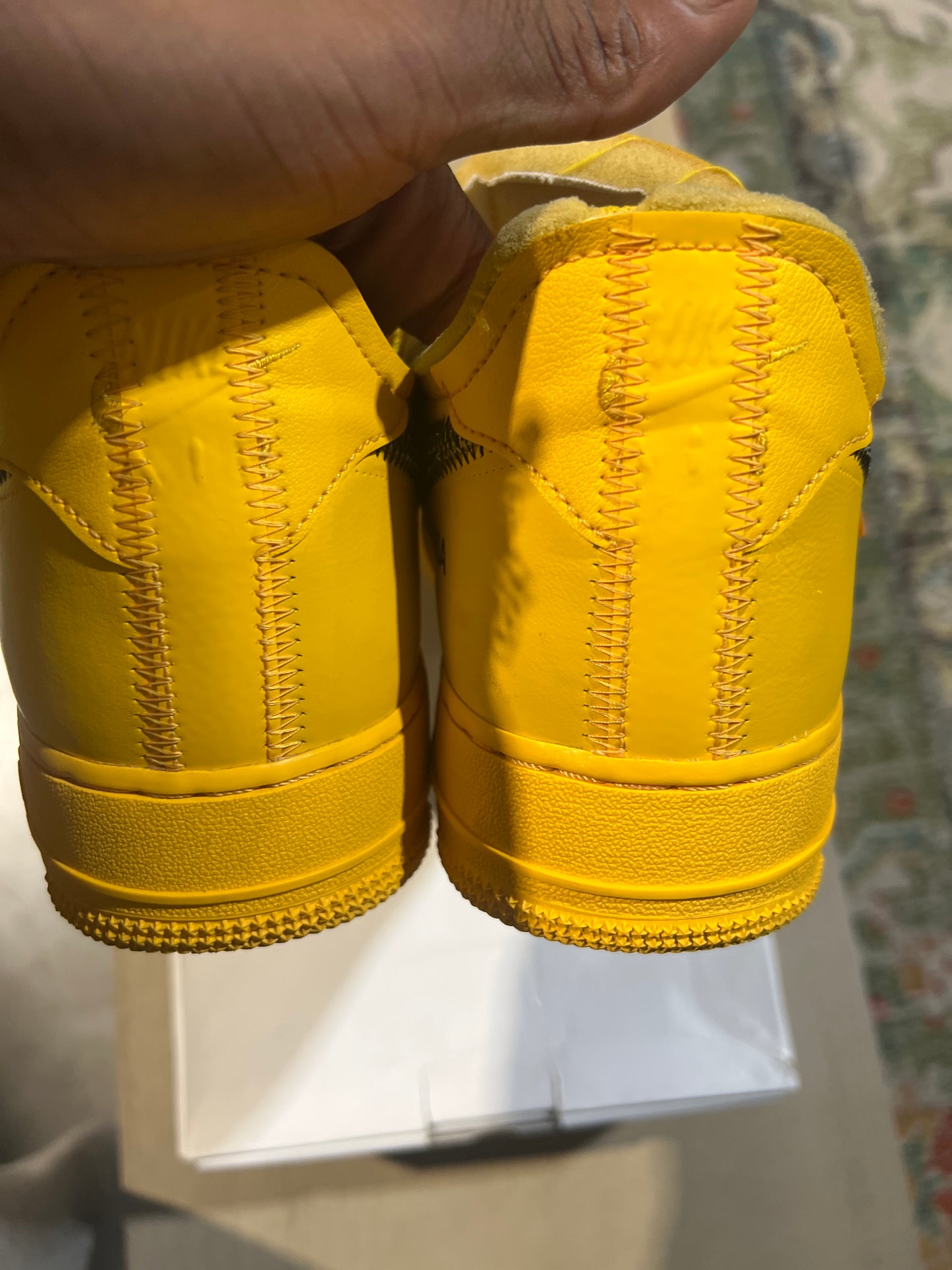 OFF WHITE X NIKE AIR FORCE 1 UNIVERSITY GOLD used sz 11.5