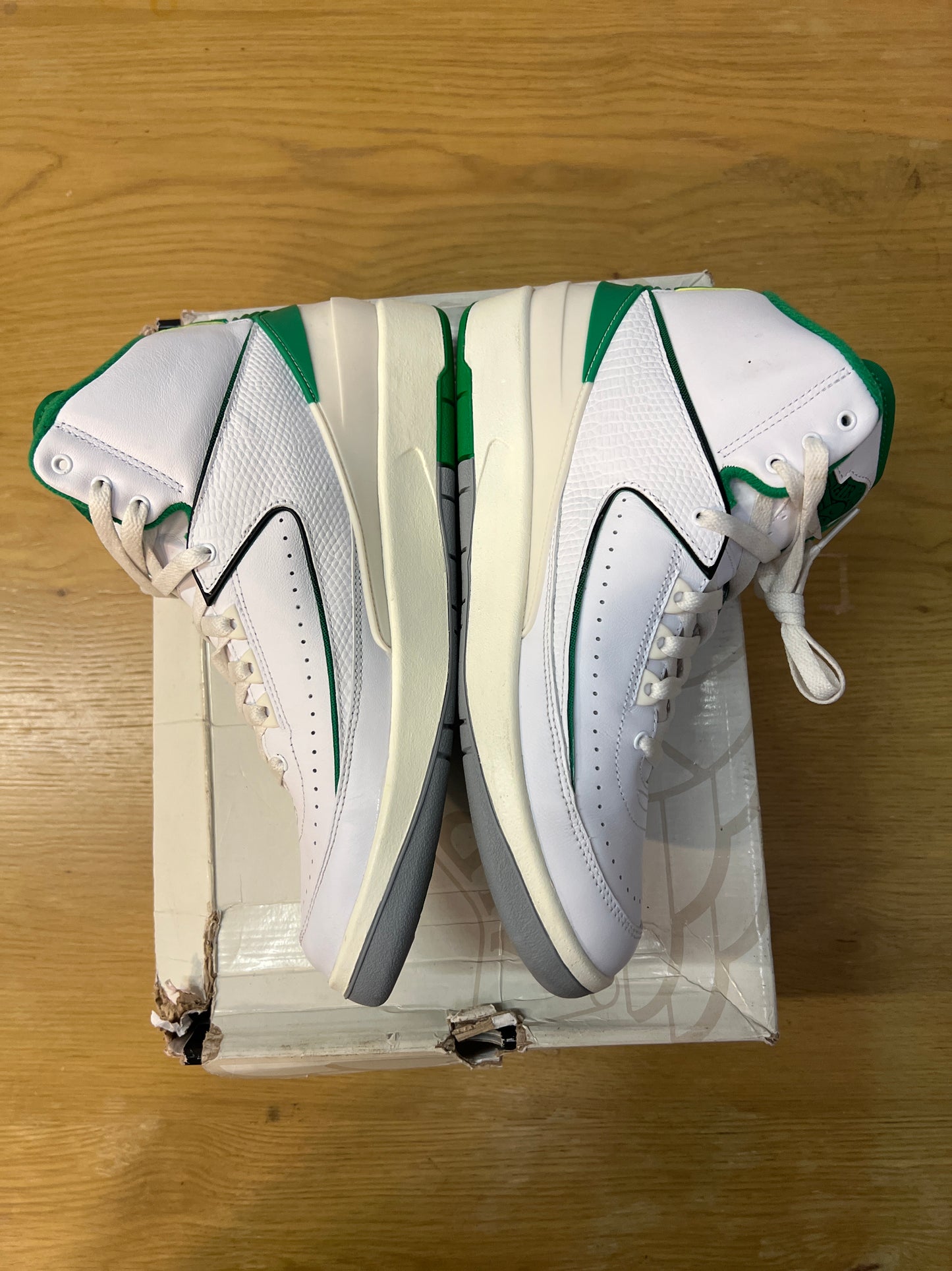JORDAN 2 LUCKY GREEN USED SZ 9.5