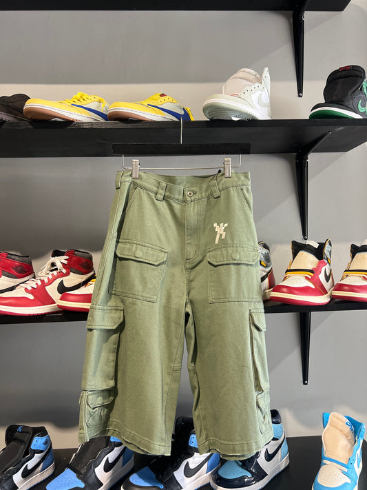 Skratch.to olive cargo shorts