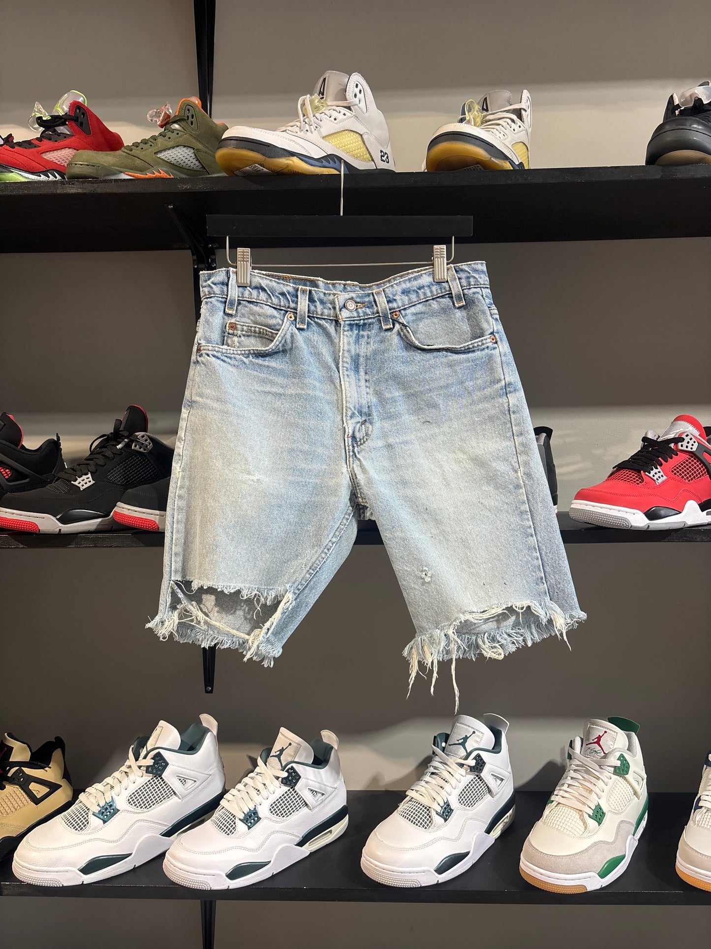 VINTAGE LEVI CUTOFF JORTS SZ 33