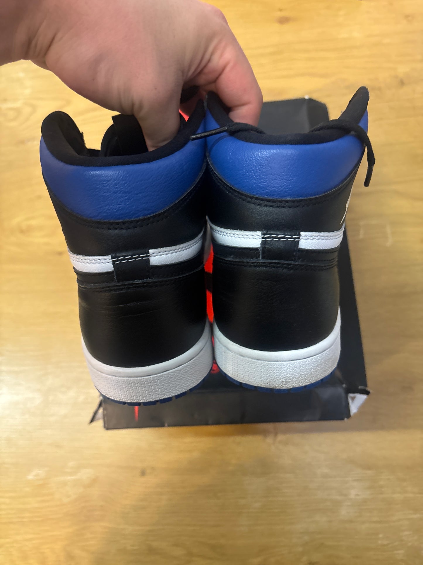 JORDAN 1 HIGH OG ROYAL TOE Used Sz 10.5