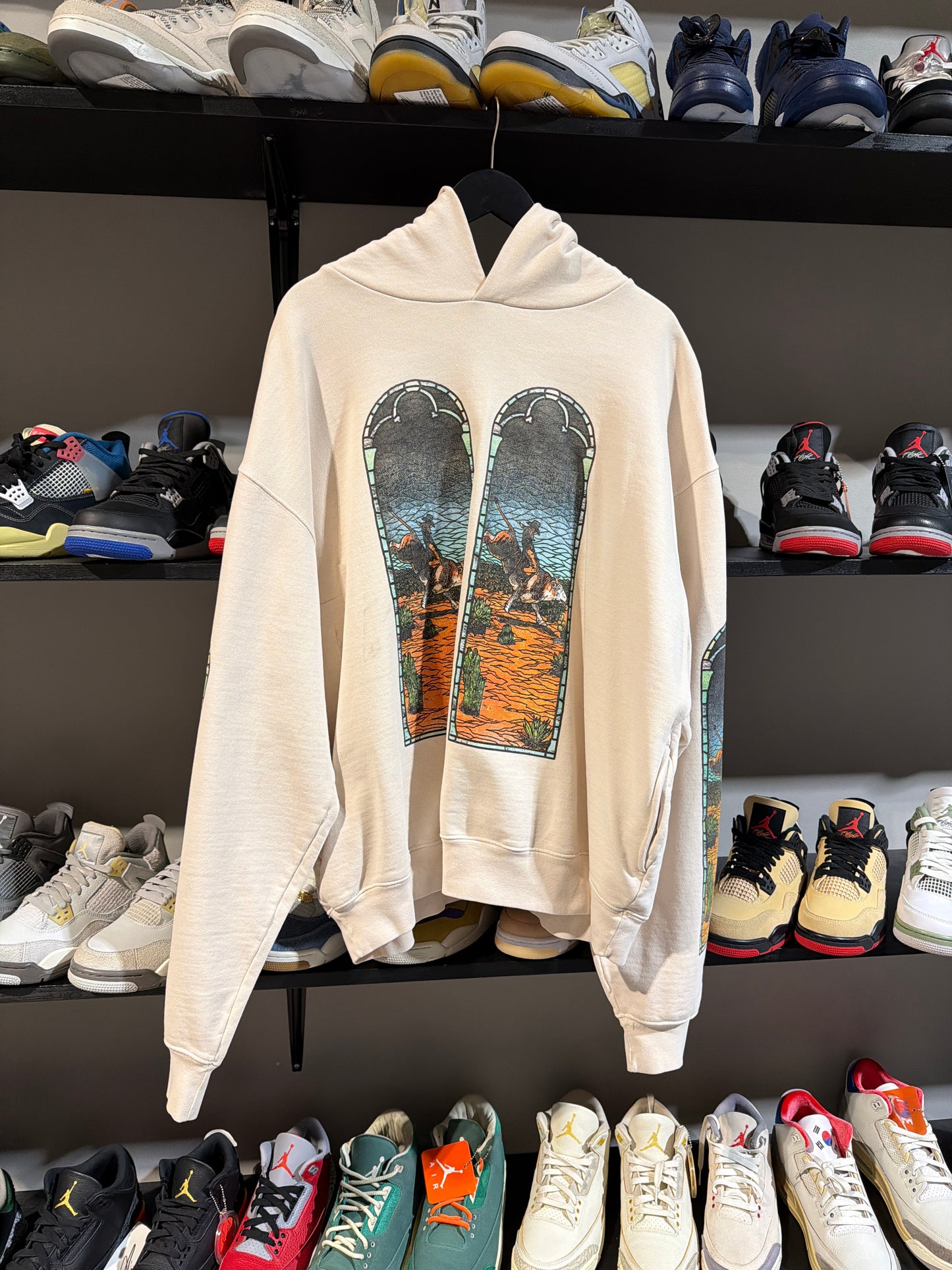 Who decides war x est geehoodie