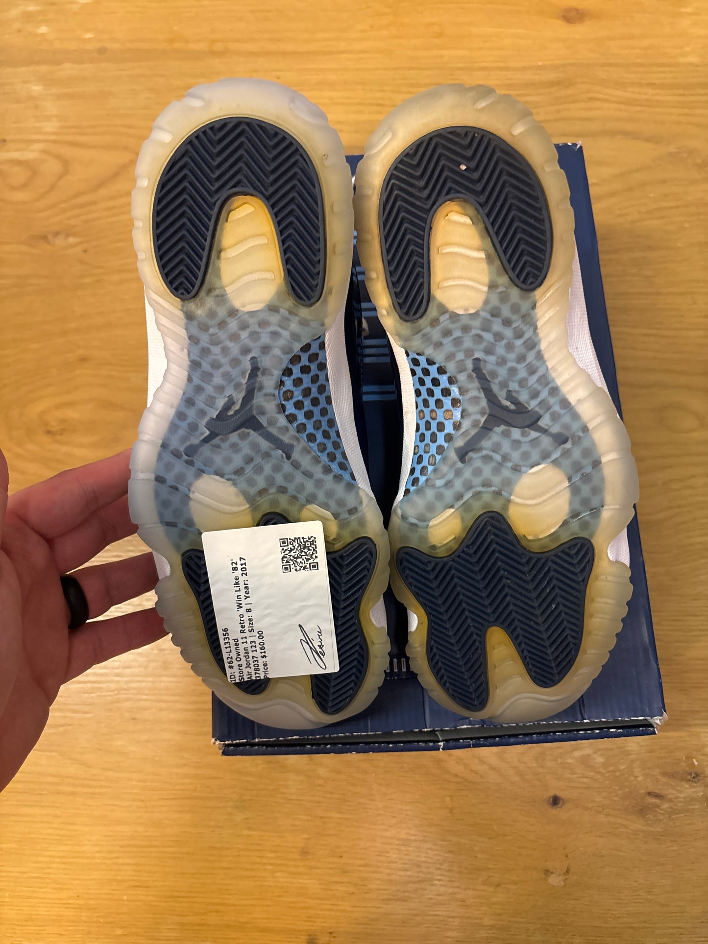 AIR JORDAN 11 RETRO WIN LIKE 82 Used Sz 8