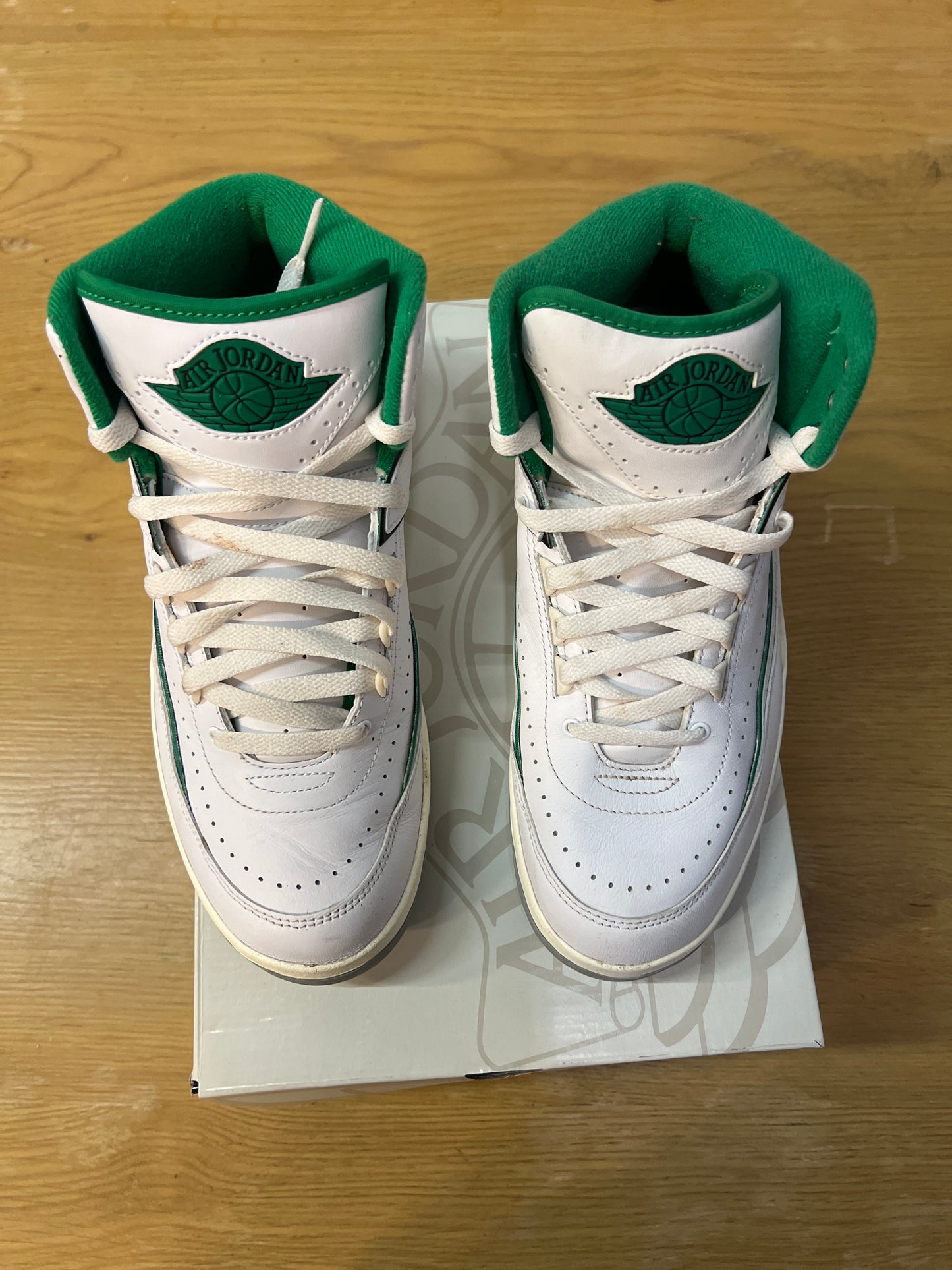Jordan 2 lucky green used Sz 8.5