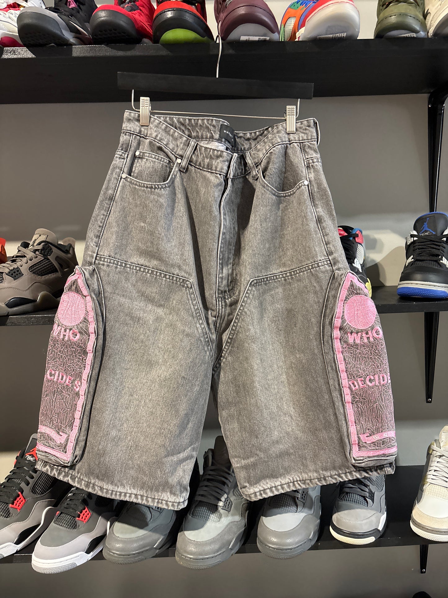Who Decides War Jean Shorts Pink Grey