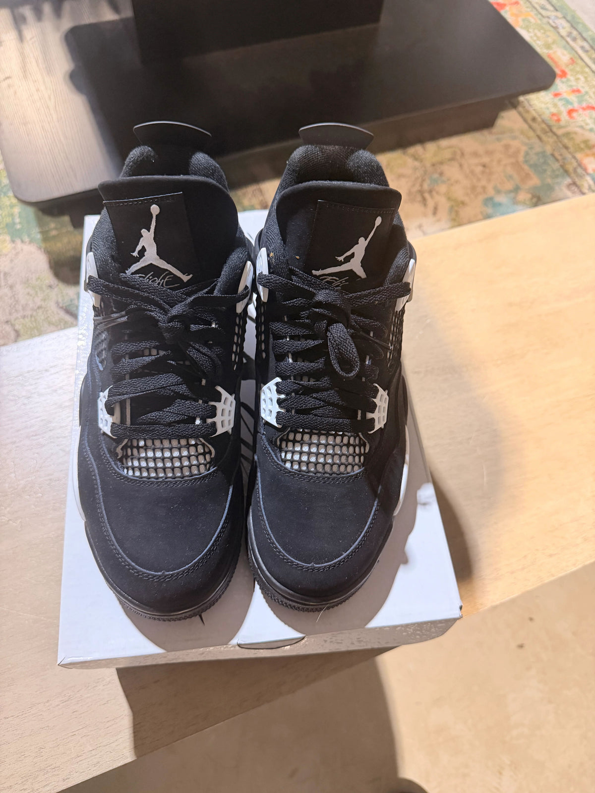 Jordan 4 Retro White Thunder - Pre-Owned