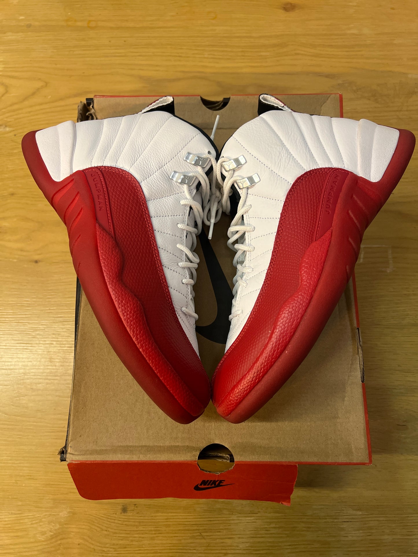 AIR JORDAN 12 RETRO CHERRY 2023 USED SIZE 9.5