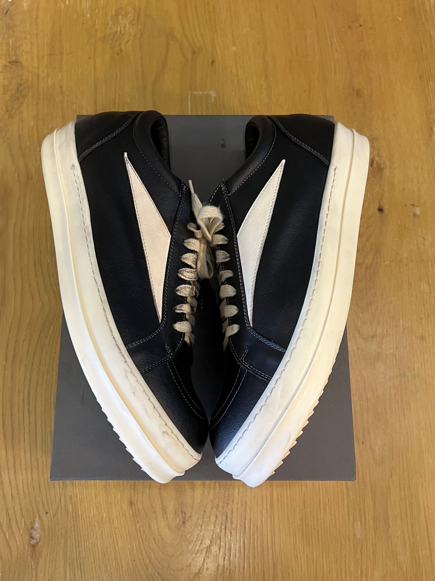 Rick Owens Lido Vintage Sneaker Black Milk used